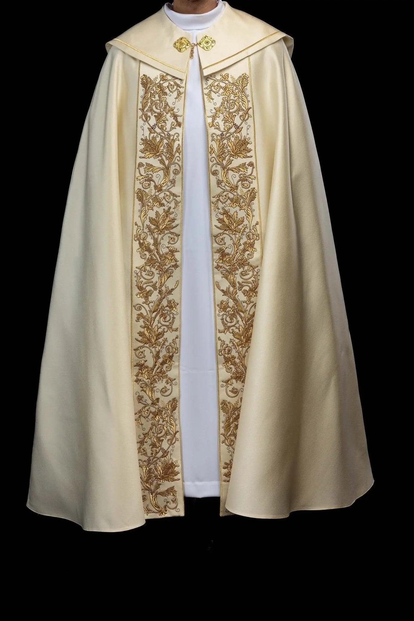 Kapa liturgiczna z Haftem Najświętszego Serca Jezusa