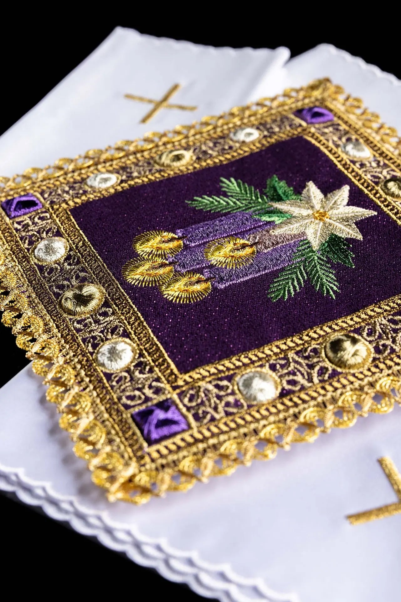 Embroidered Chalice Linen Set for Advent