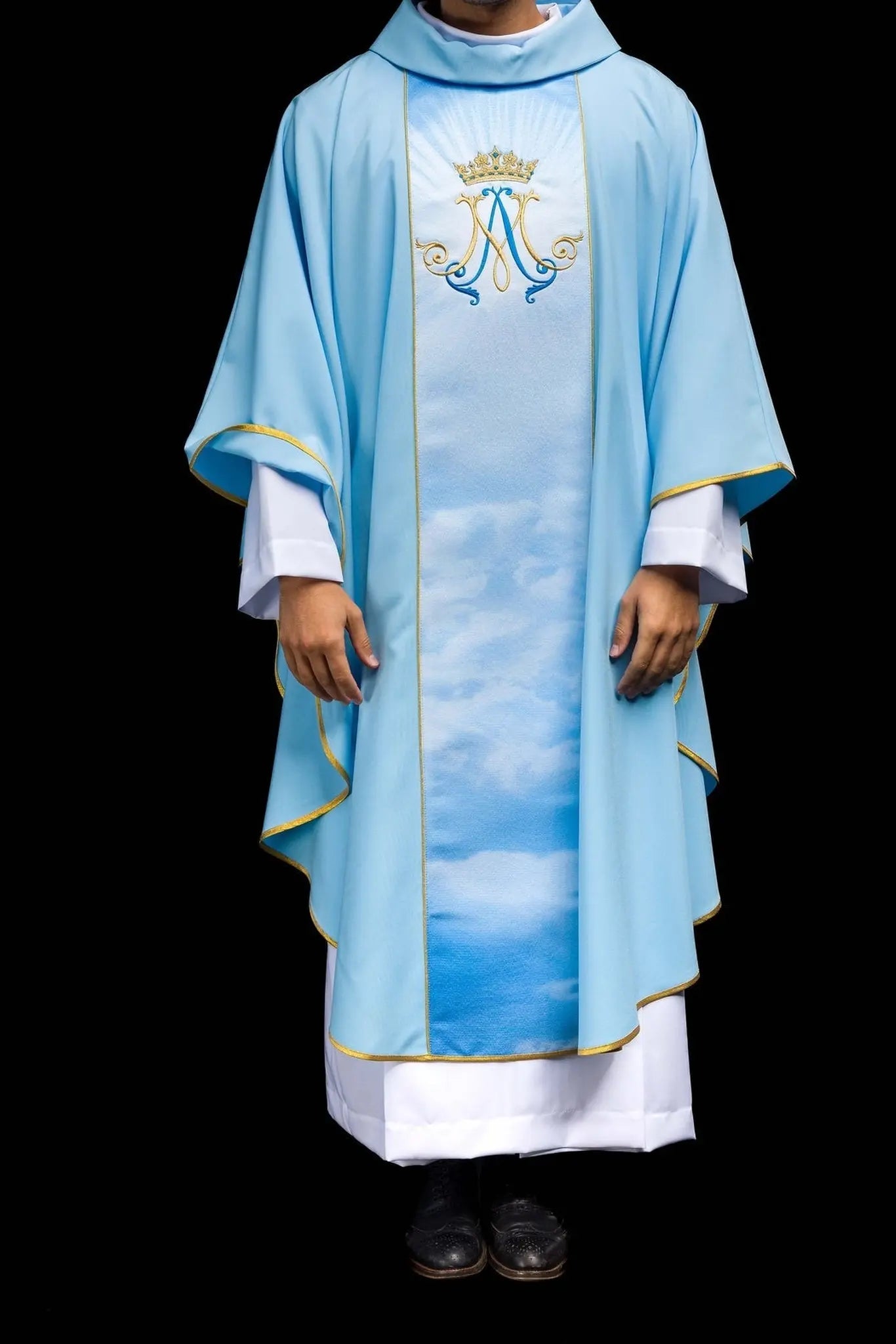 Blue Marian liturgical chasuble with sublimated and embroidered belt