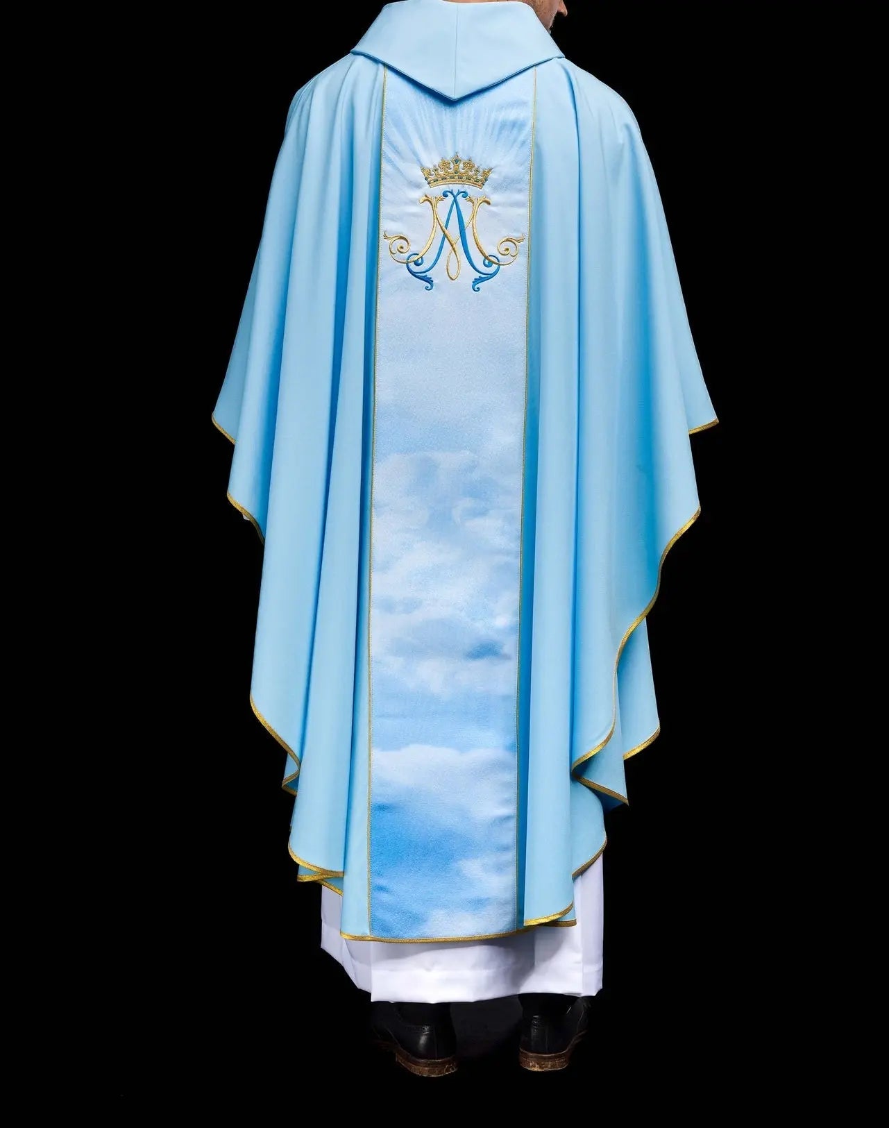 Blue Marian liturgical chasuble with sublimated and embroidered belt