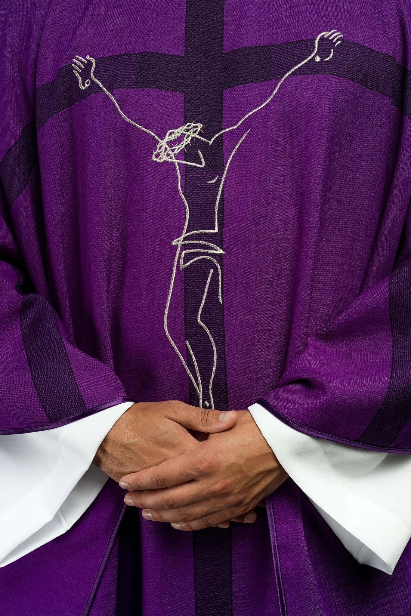 Chasuble with the motif of Jesus on the Cross in purple