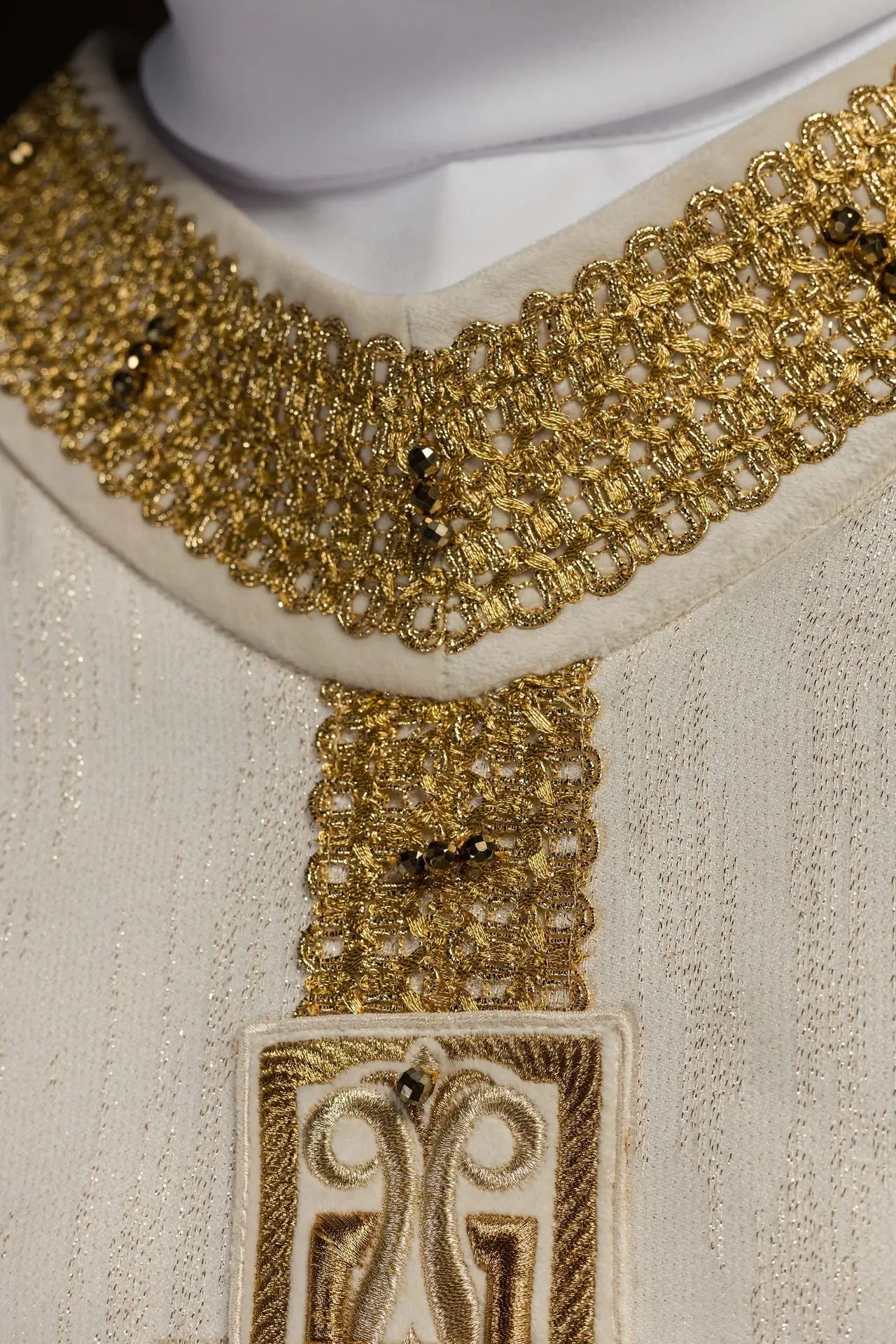 Handmade Chasuble with Natural Stones Handmade 7015 Ecru