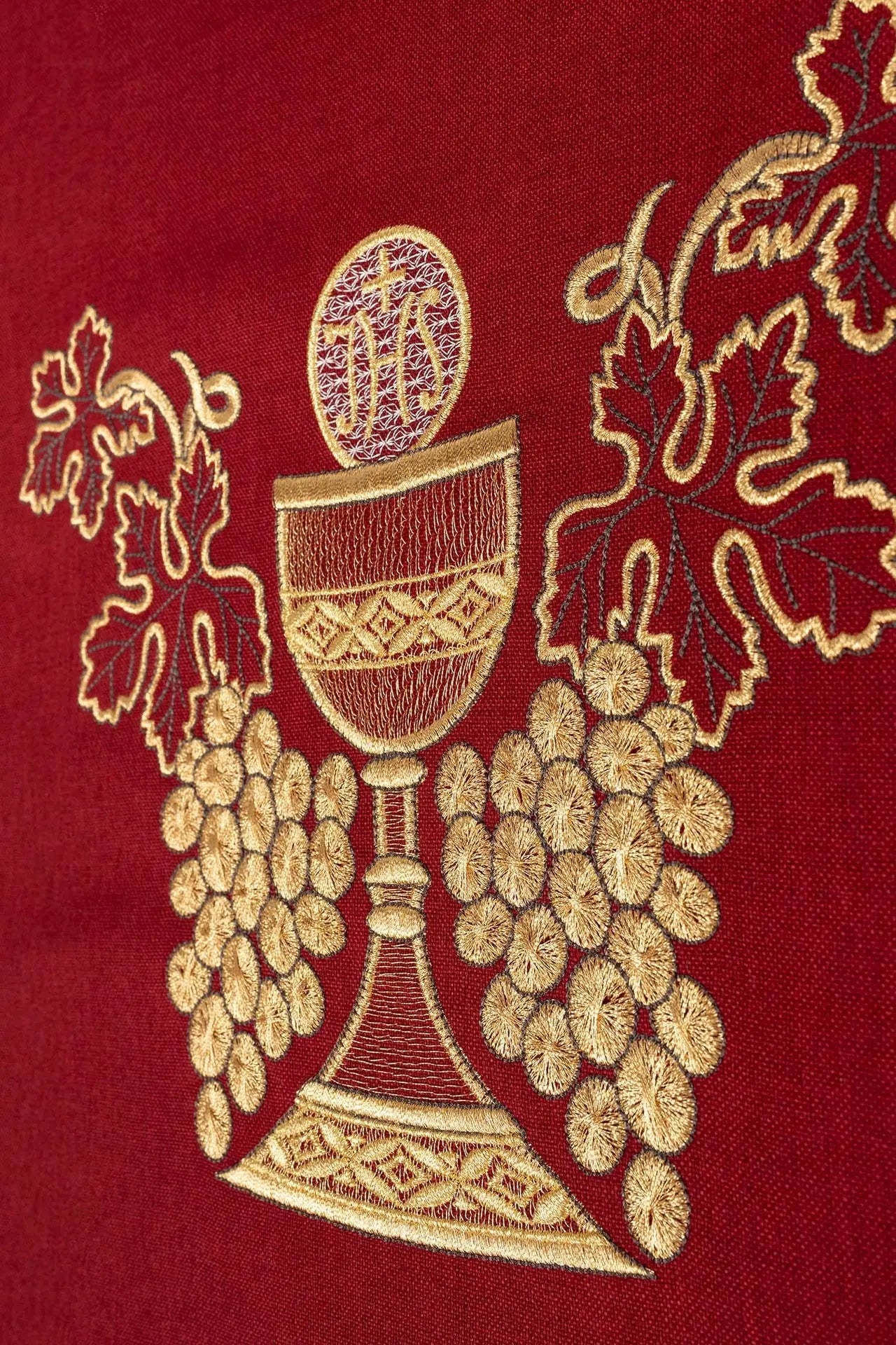 Red chasuble embroidered with Chalice and Grapes