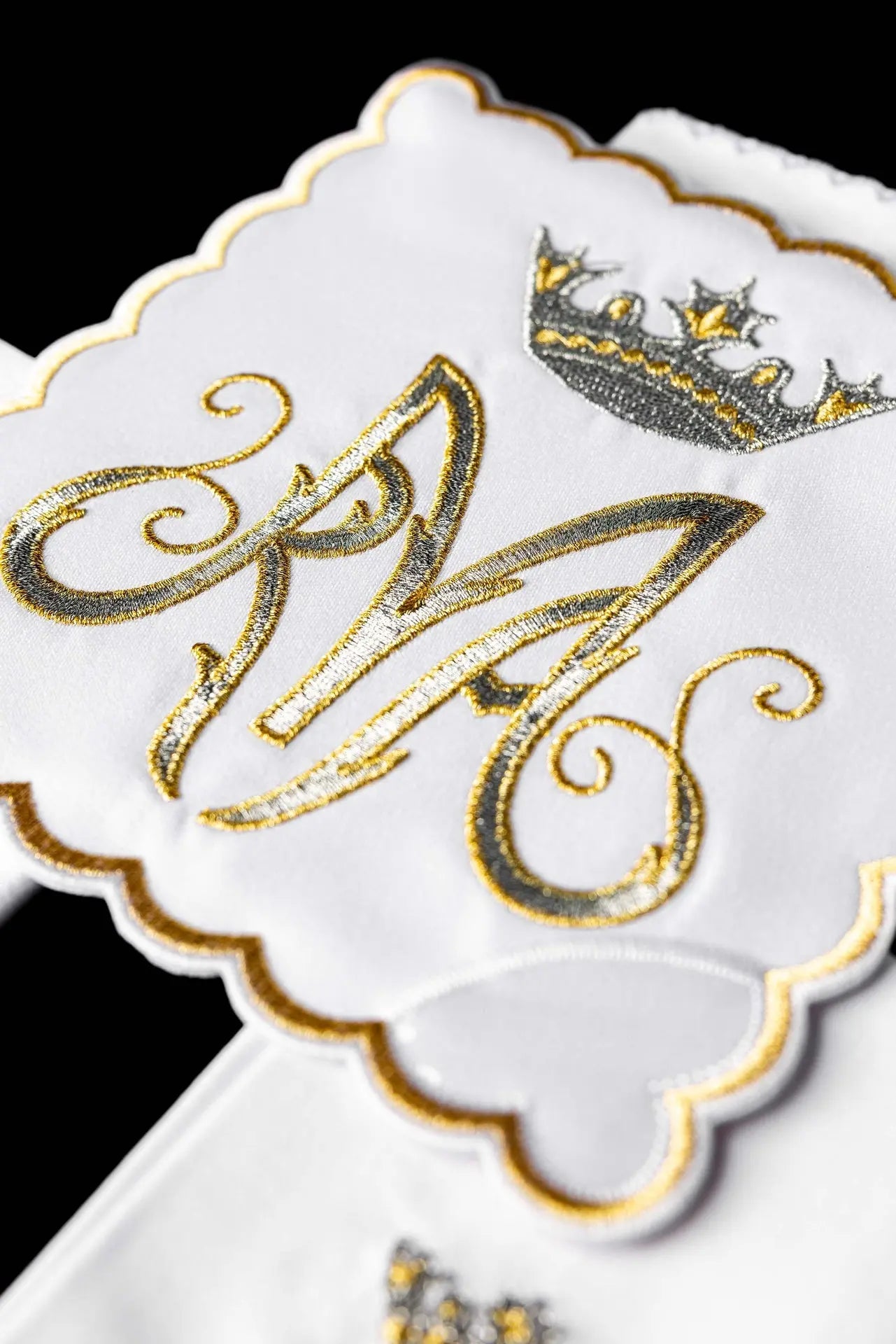 Marian chalice linen
