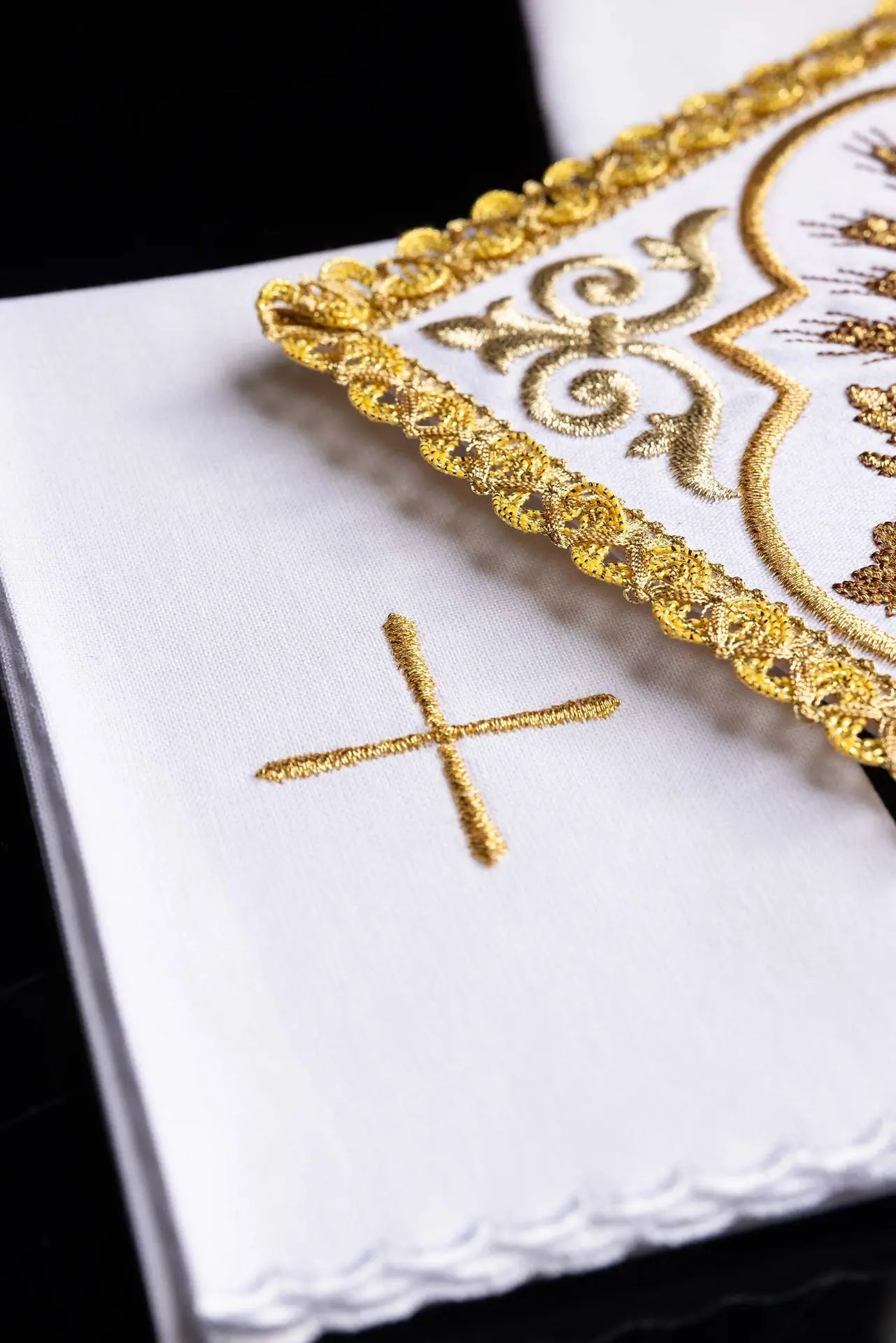 Chalice Linen Set with Eucharistic Pelican Embroidery