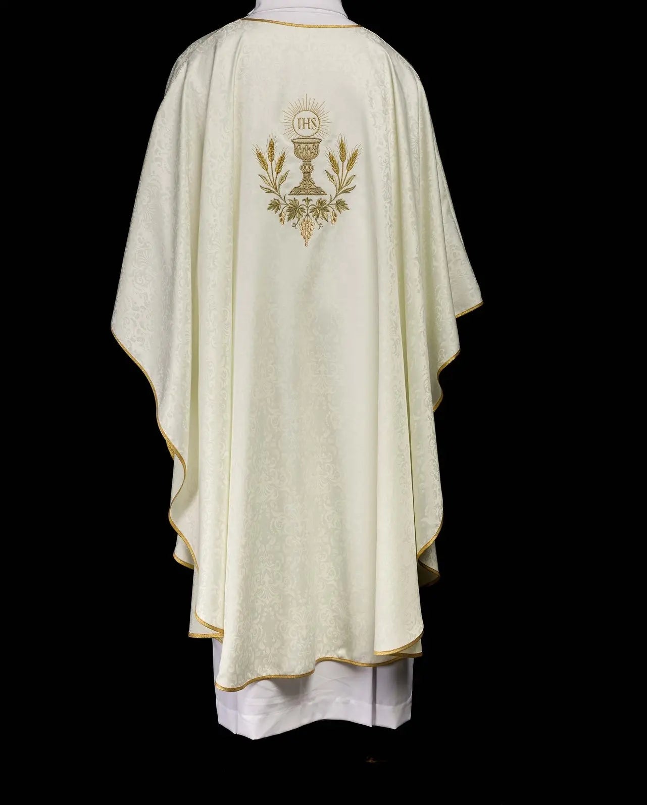 Ecru liturgical chasuble with chalice and host embroidery on jacquard fabric