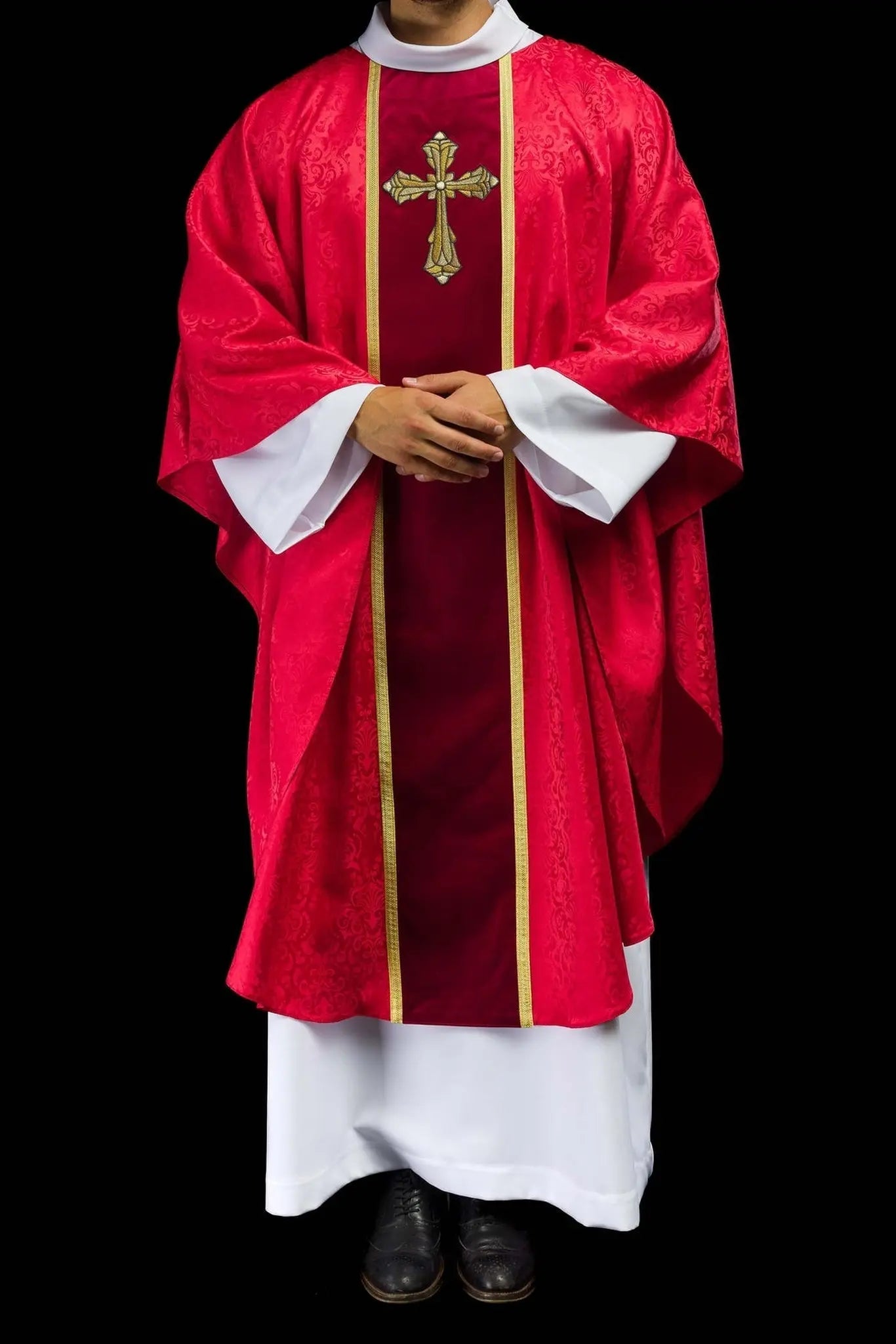 Ornat liturgiczny czerwony z pasem i haftowanym krzyżem na tkaninie żakardowej