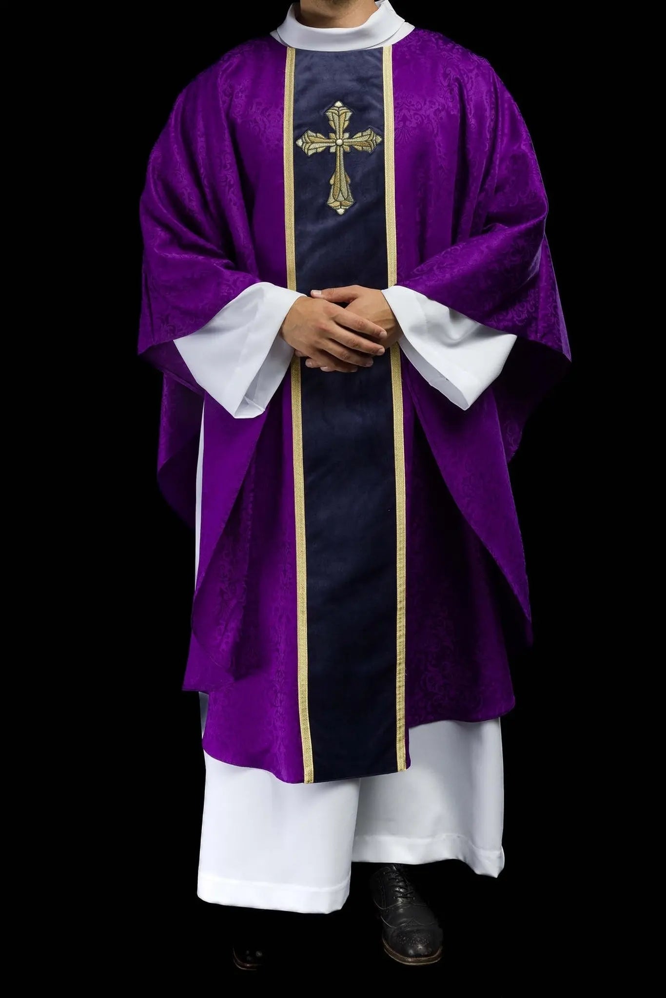 Liturgical purple chasuble with band and embroidered cross on jacquard fabric