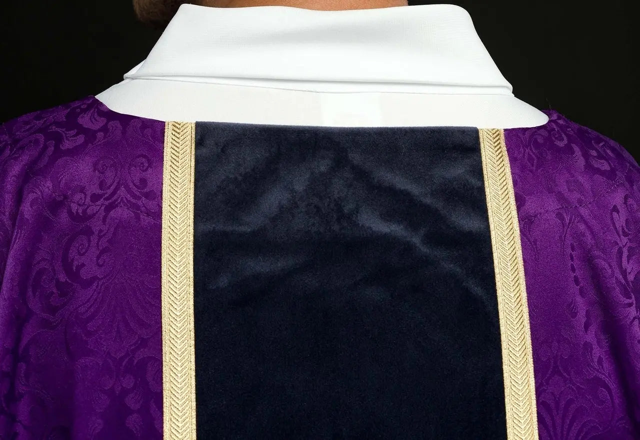 Liturgical purple chasuble with band and embroidered cross on jacquard fabric