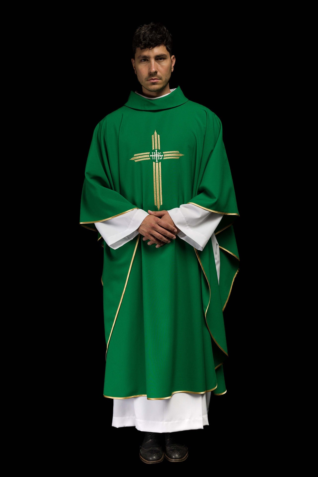 Zielony ornat haftowany z Krzyżem IHS - ORNATY.PL