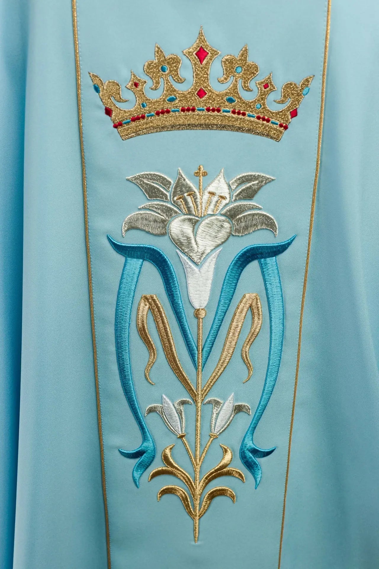 Marian liturgical chasuble embroidered with crown Blue