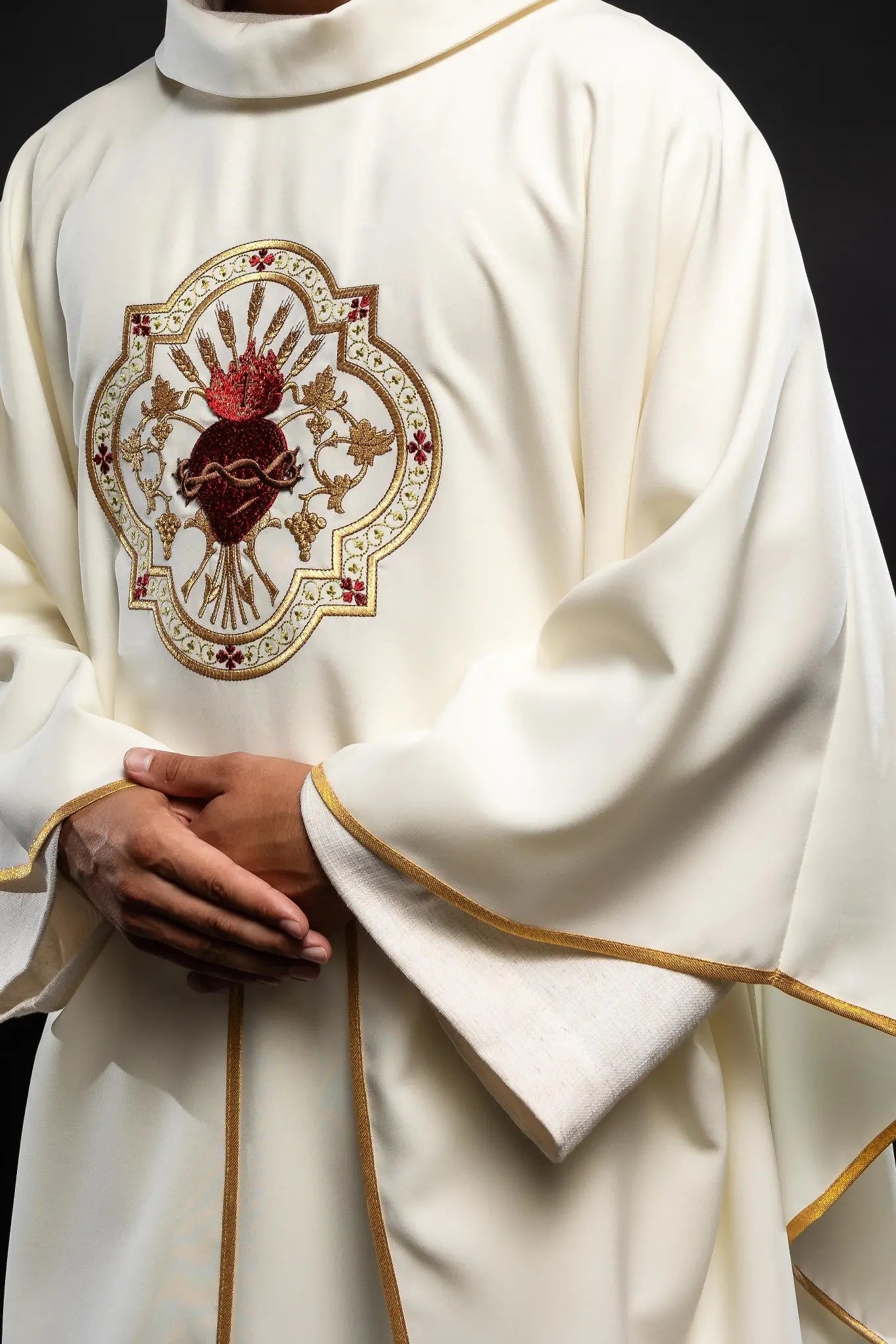Chasuble with wide collar with embroidered NSPJ and Eucharistic chalice
