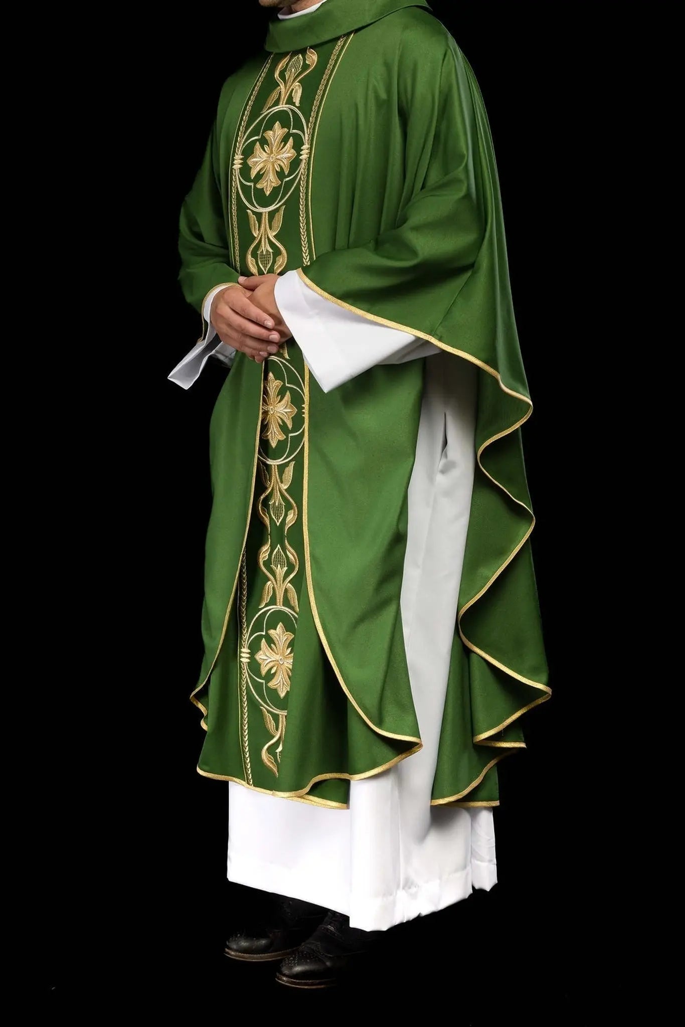 Embroidered chasuble Green with decorative band