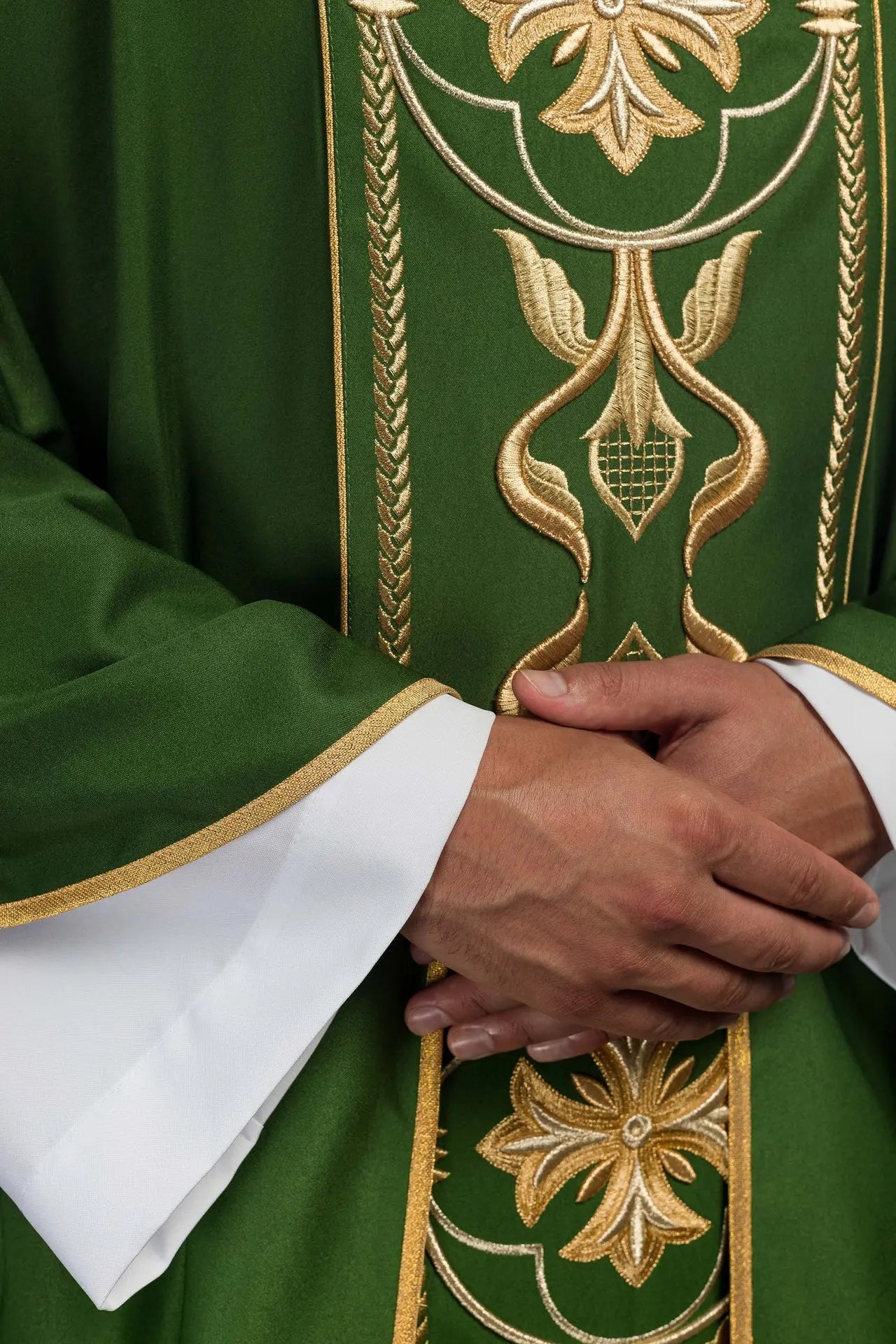 Embroidered chasuble Green with decorative band