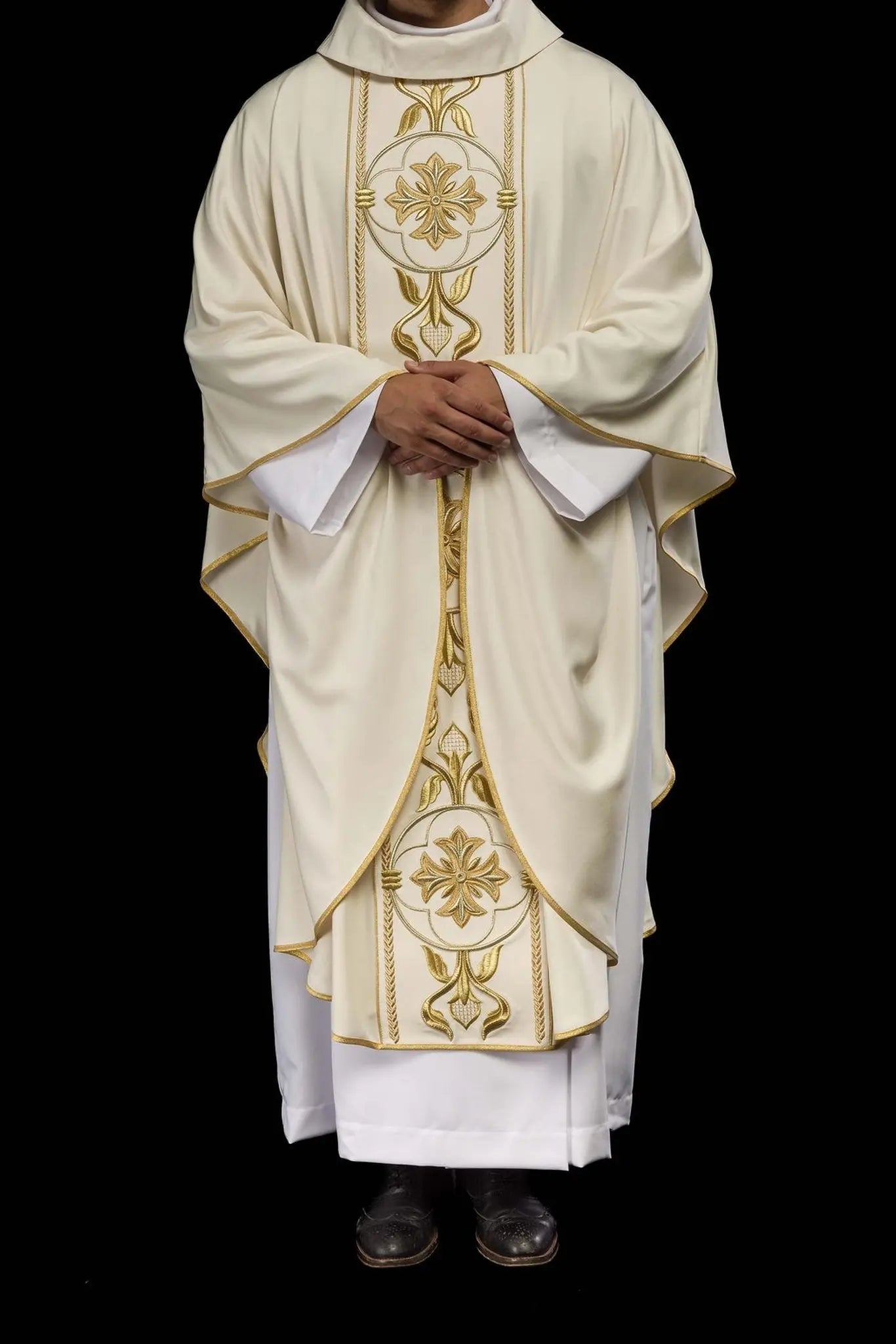 Embroidered cross ecru chasuble