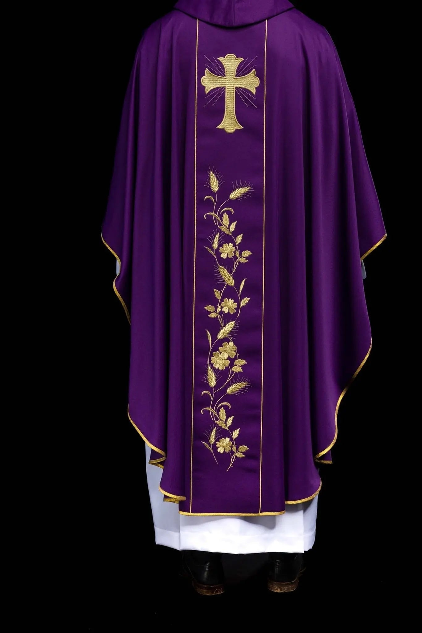 Chasuble Cross and ears in Purple