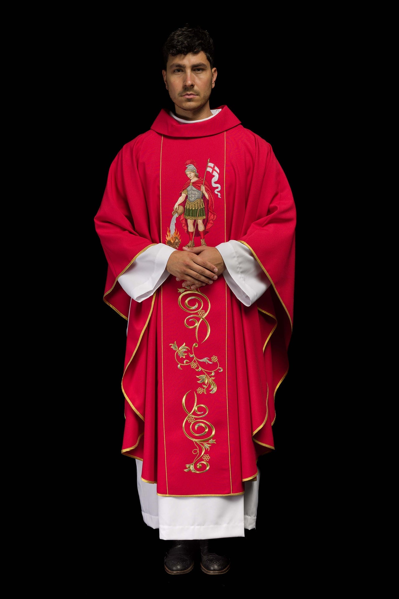 Ornat bogato haftowany z wizerunkiem Świętego Floriana - ORNATY.PL