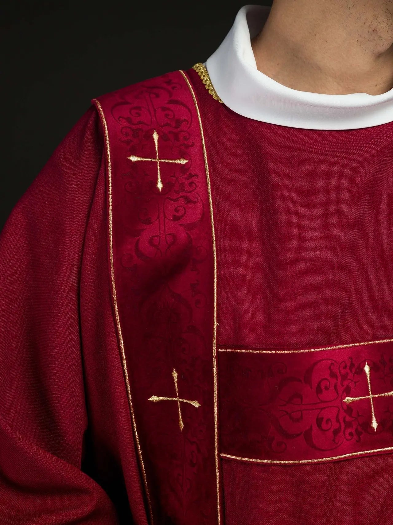 Dalmatic with velvet stripes and embroidered gold crosses red