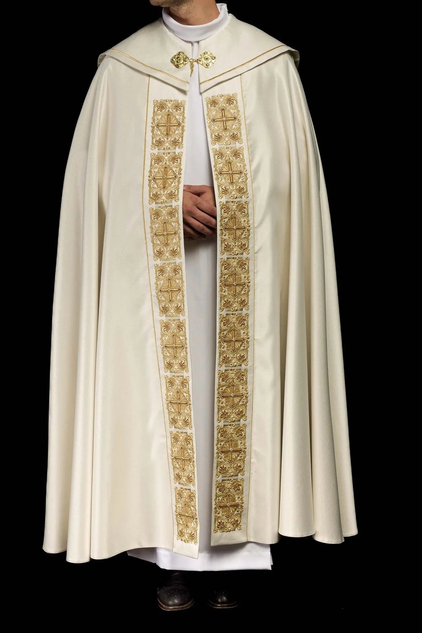 Peleryna liturgiczna z bogato zdobionym pasem 150 cm