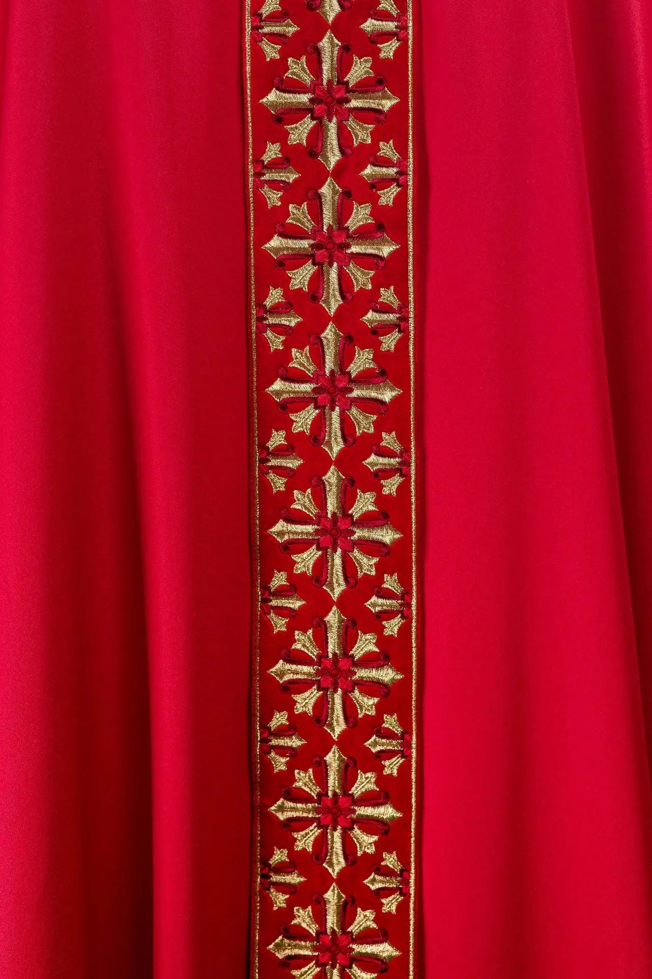 Chasuble with brilliant red embroidery