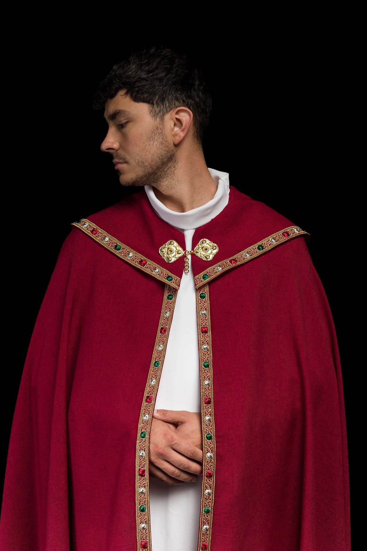 Czerwona kapa liturgiczna z złotym IHS - ORNATY.PL