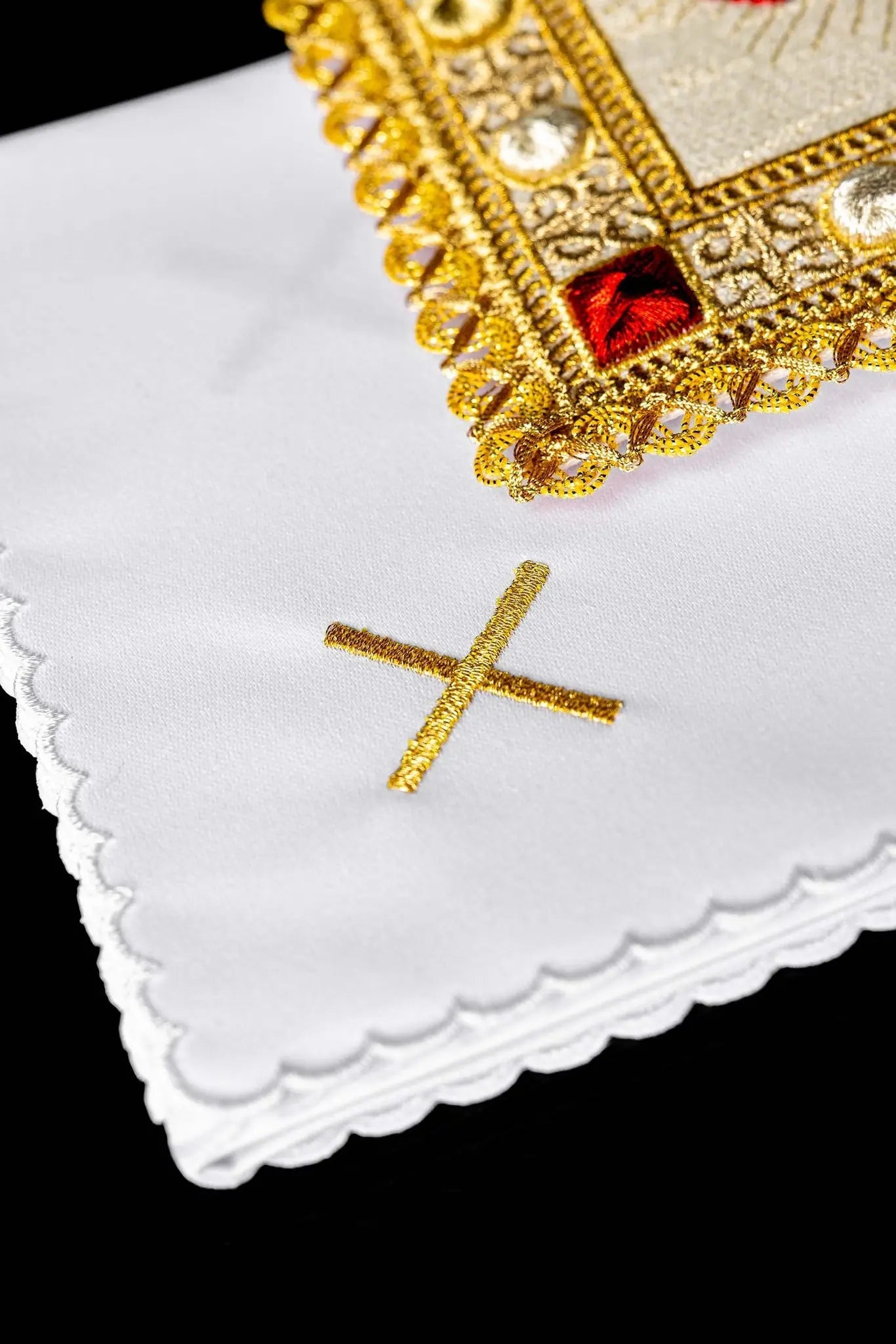 Chalice Linen Set with Embroidery of the Three Sacred Hearts