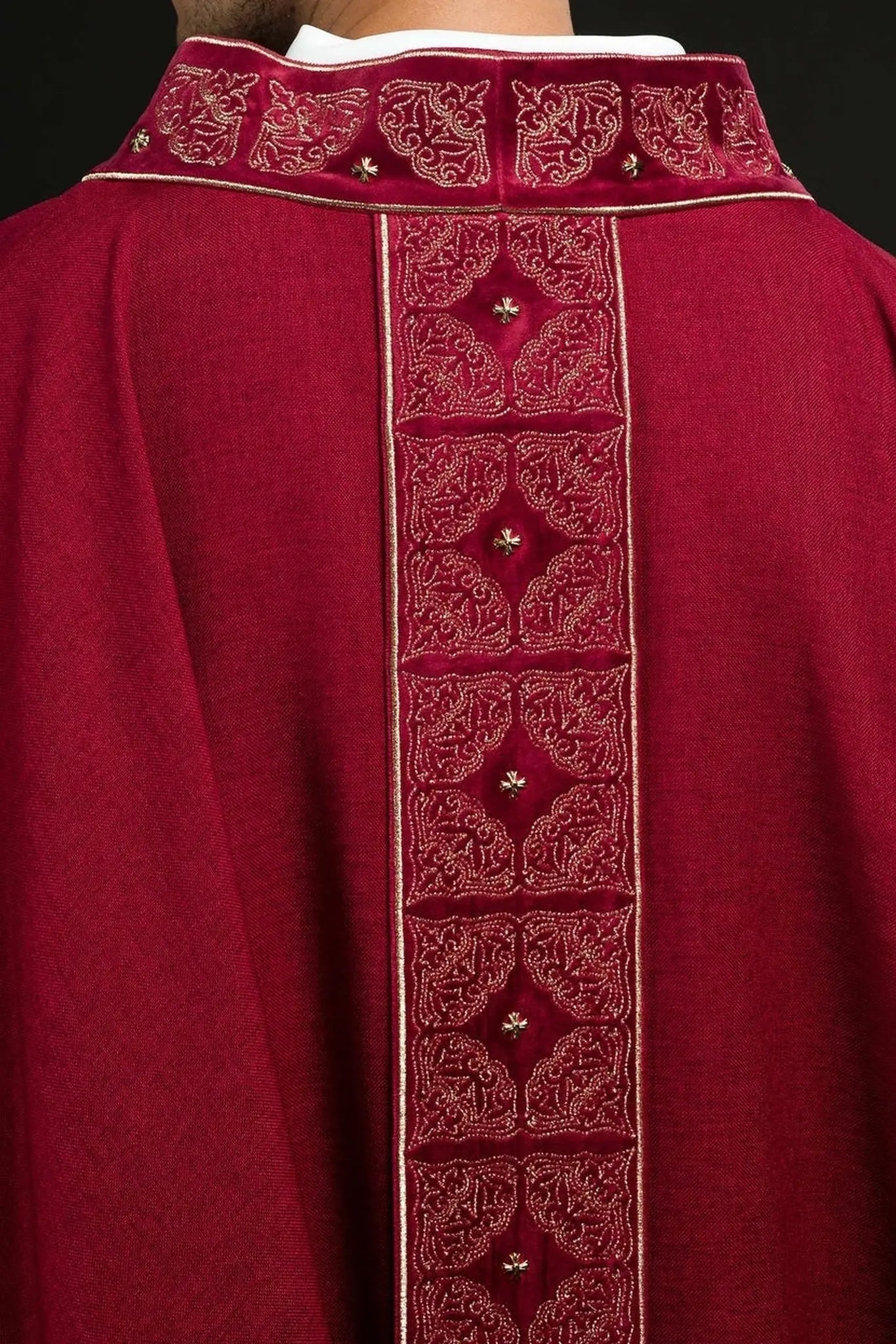 Chasuble with richly embroidered belt and collar in red