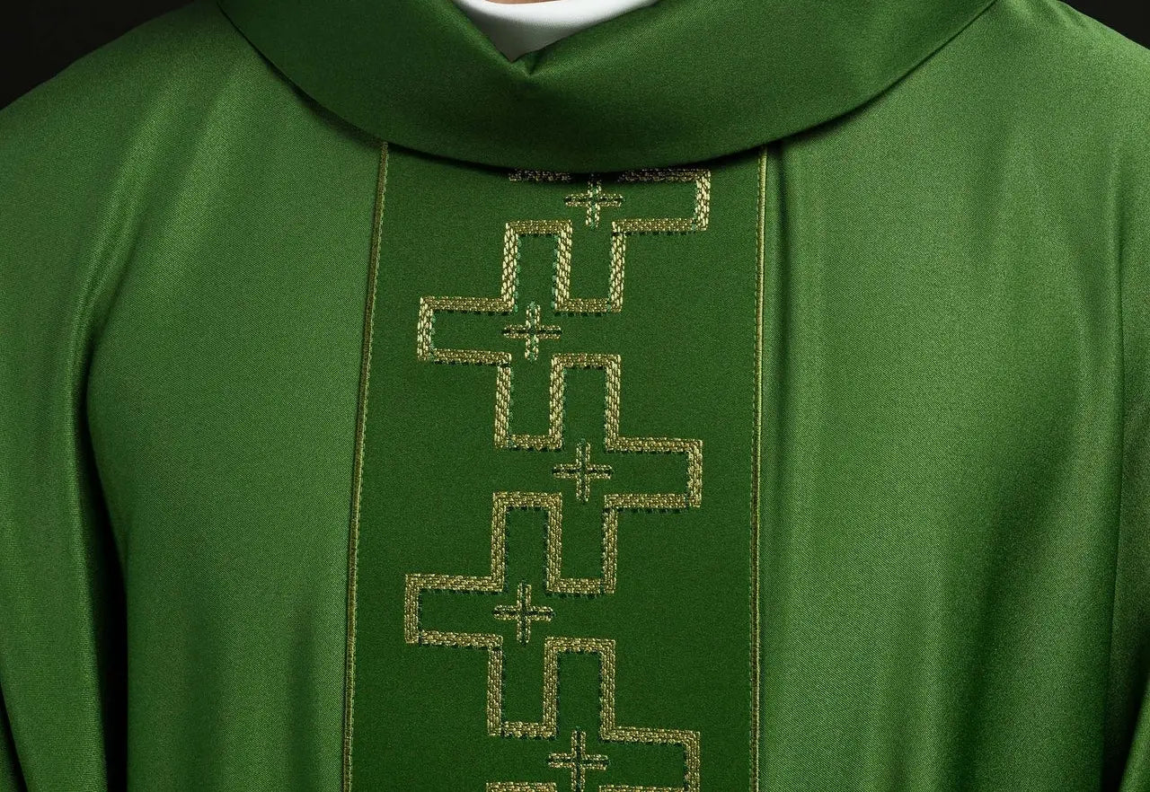 Chasuble with richly embroidered belt in cross embroidery in green