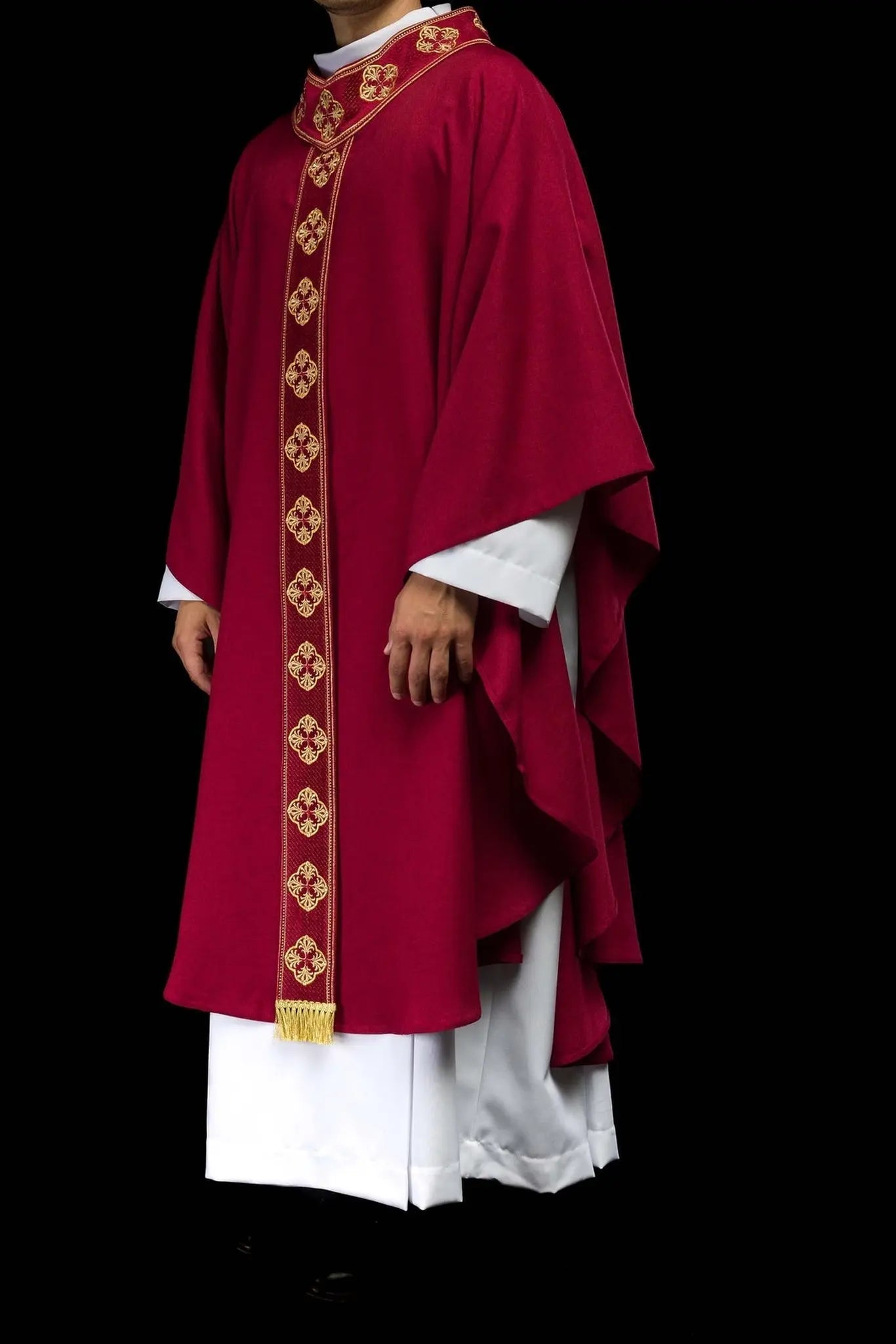 Chasuble in red with embroidered belt and cross collar