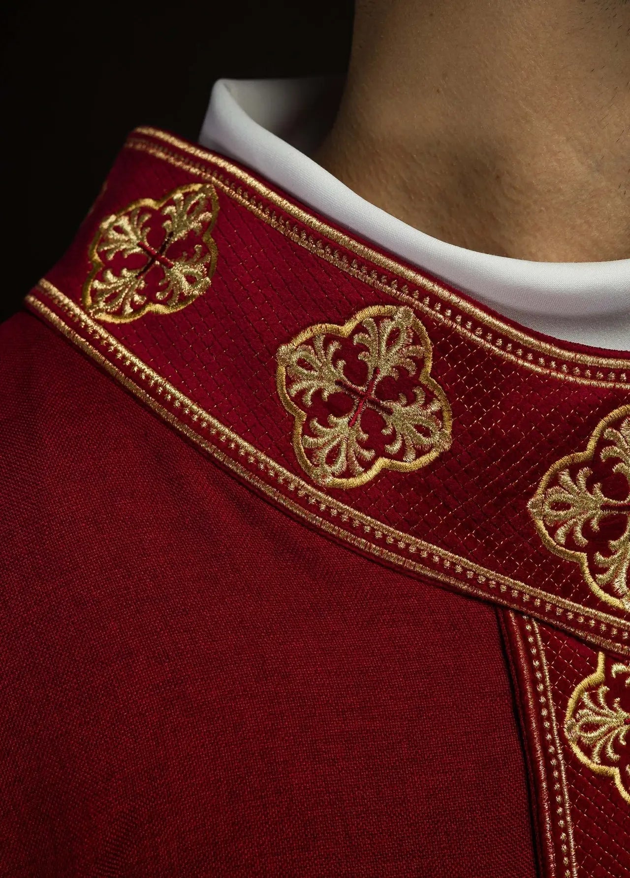 Chasuble in red with embroidered belt and cross collar