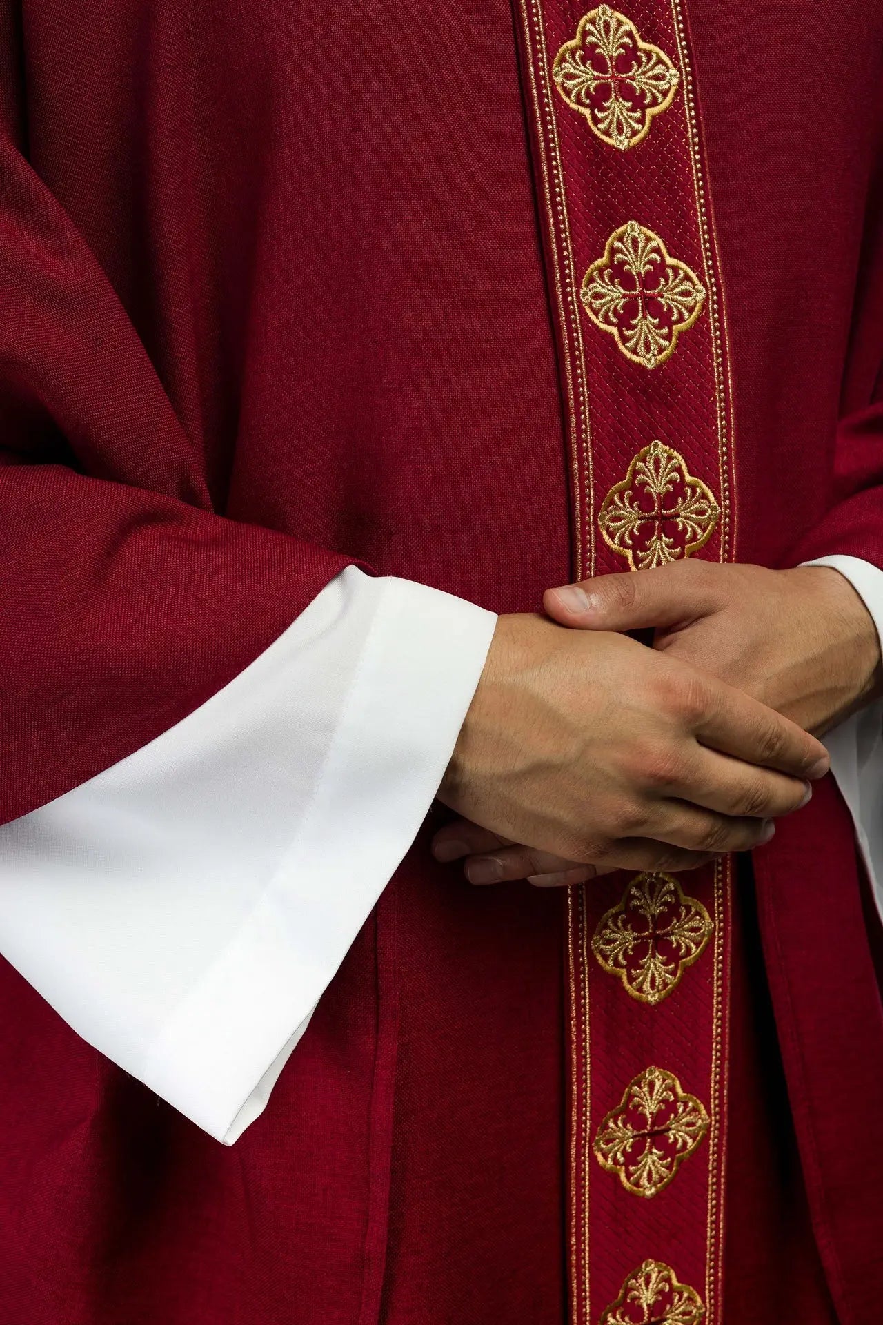 Chasuble in red with embroidered belt and cross collar
