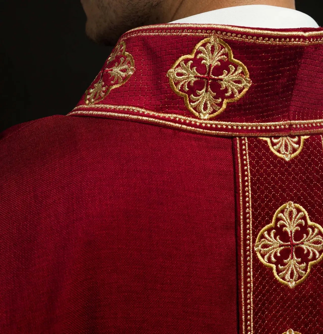 Chasuble in red with embroidered belt and cross collar