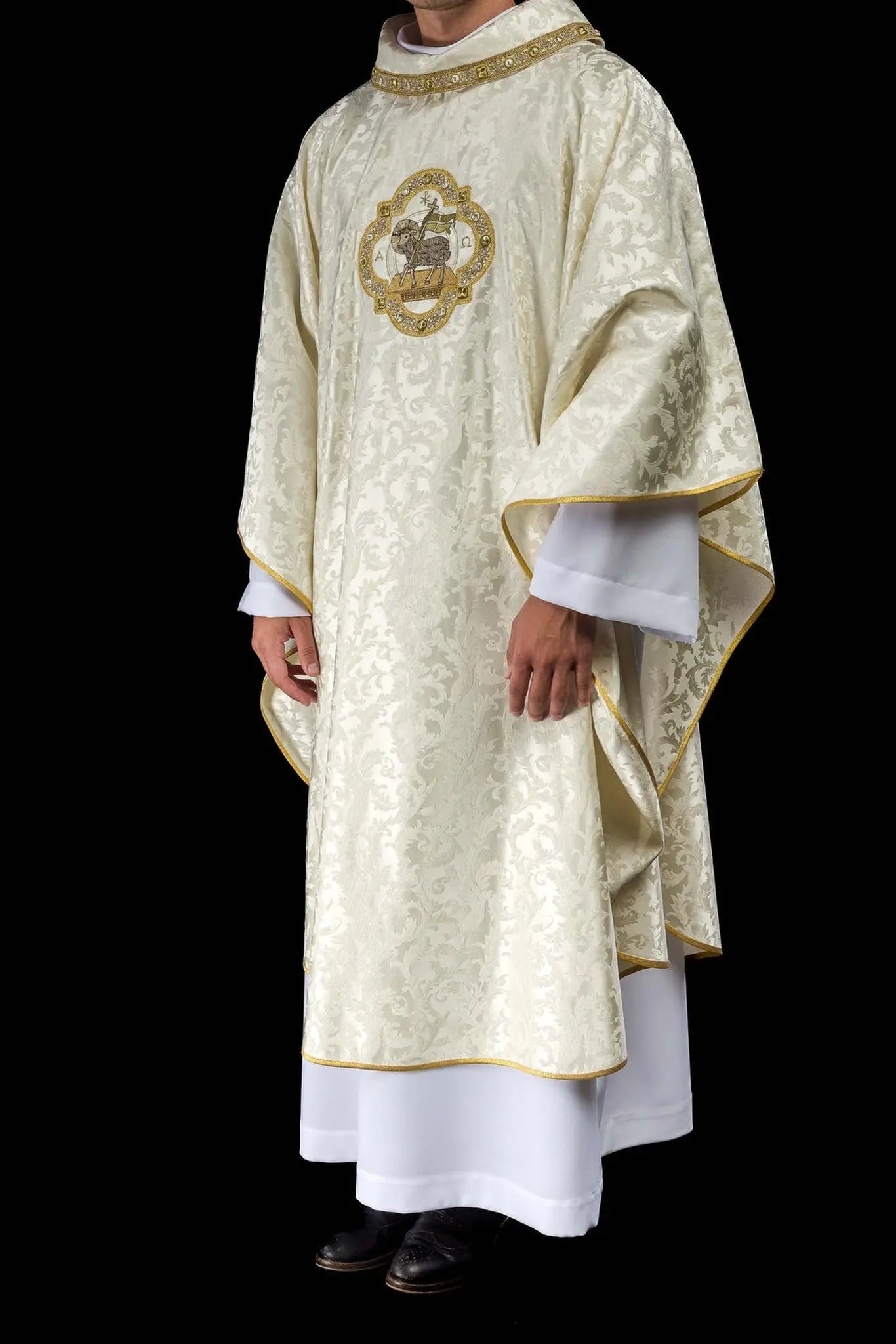 Chasuble with Easter lamb sewn on decorative fabric