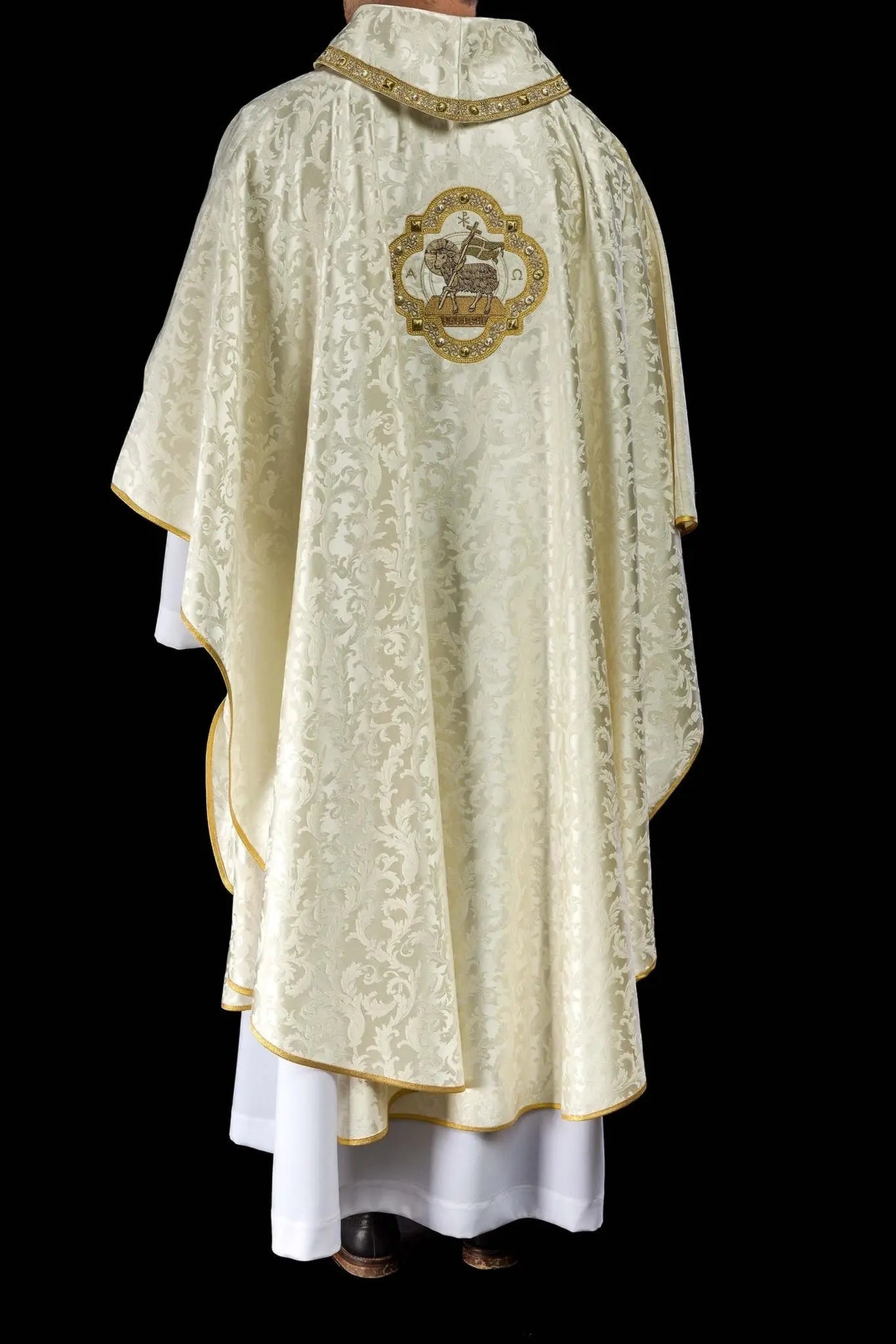 Chasuble with Easter lamb sewn on decorative fabric