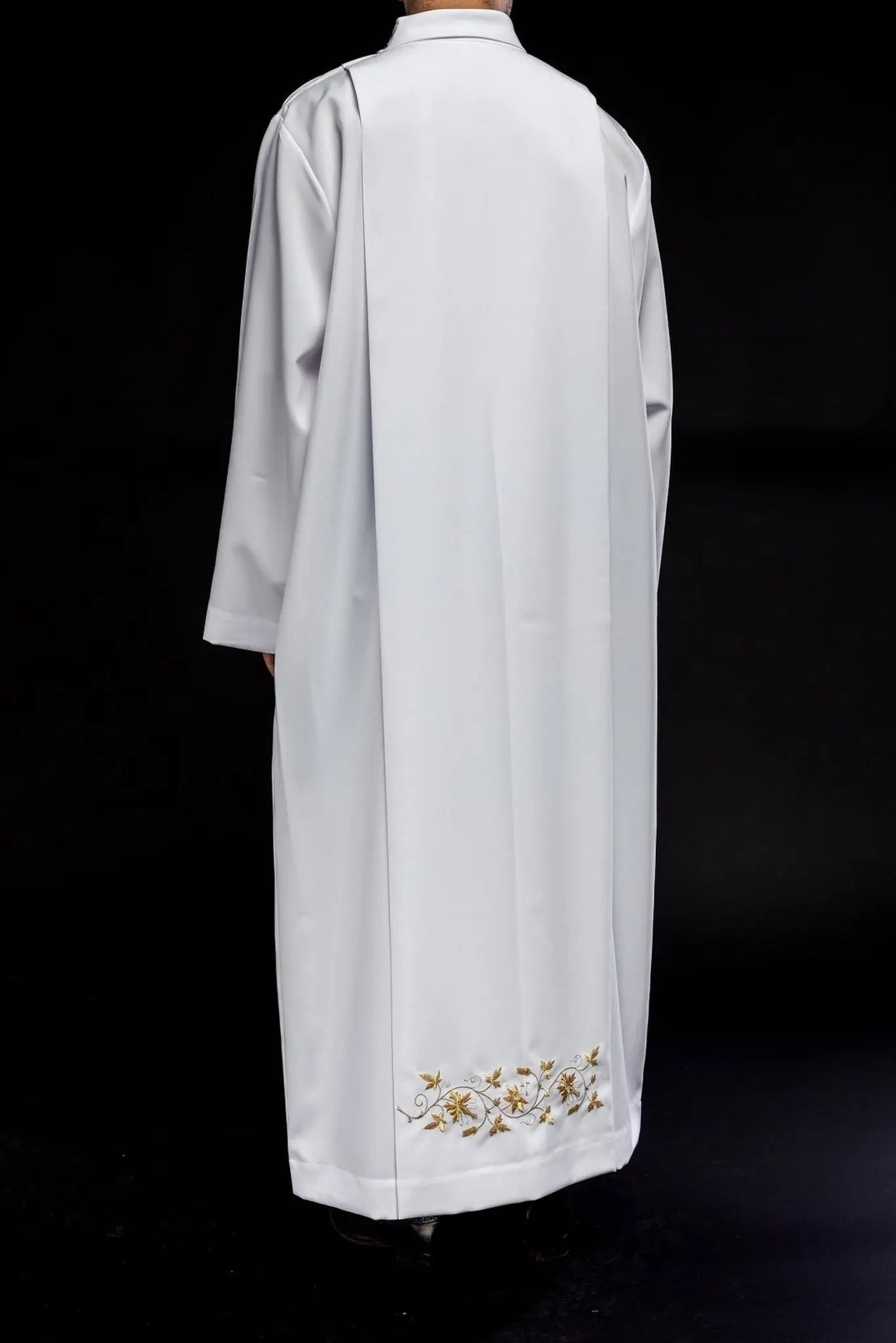 Embroidered priest's robe with turtleneck White