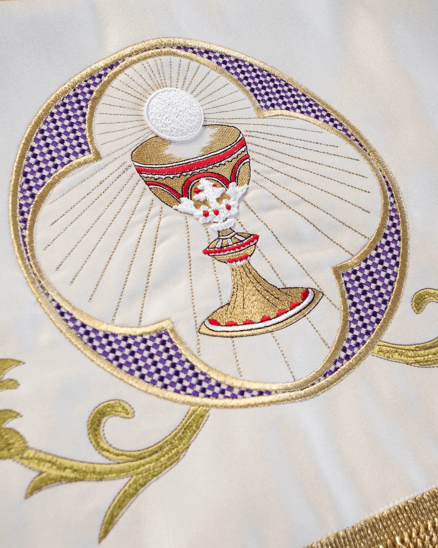Haftowany baldachim