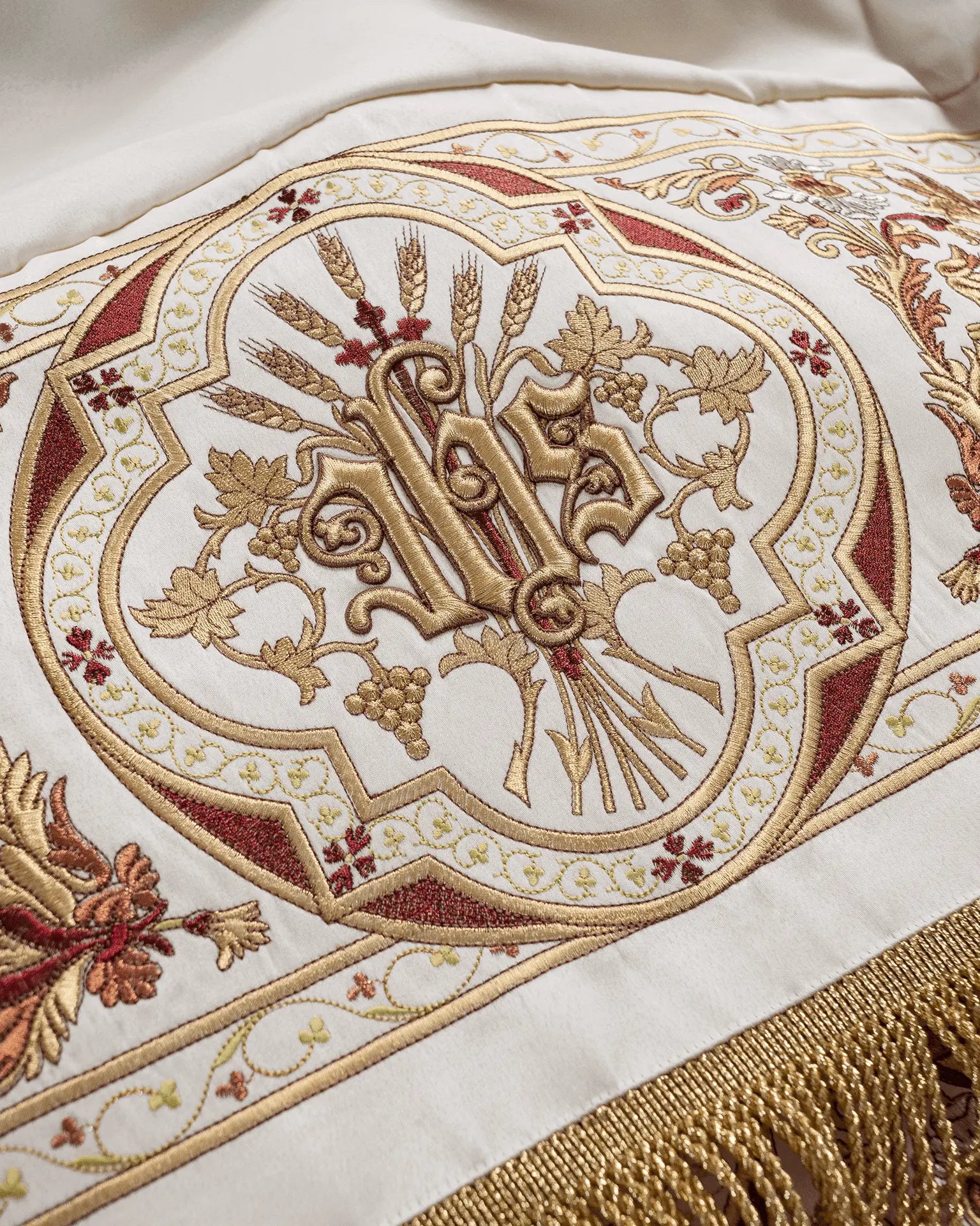 Embroidered baldachin large 160 cm x 200 cm
