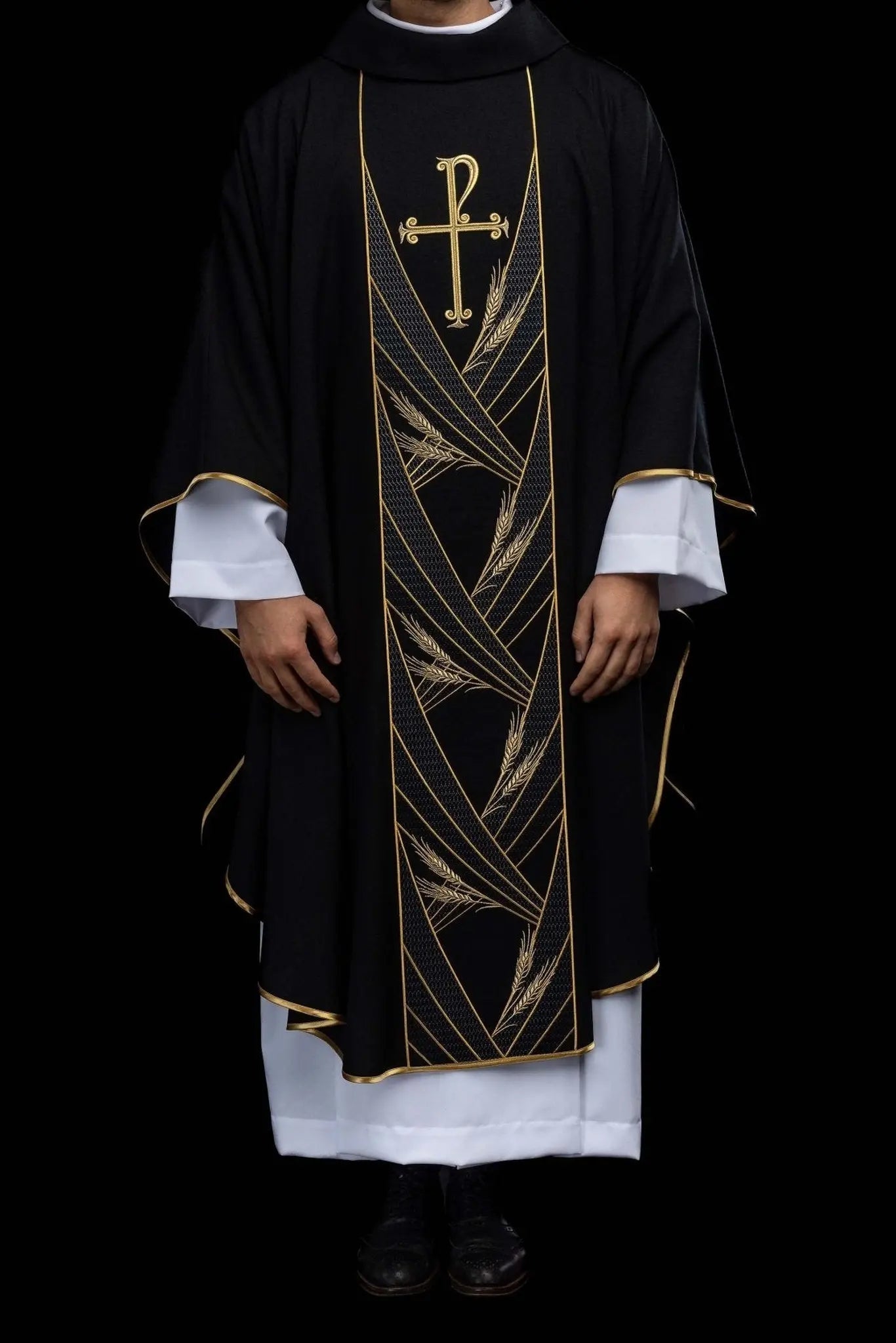 Black chasuble with embroidered PAX band and wheat motif - HAFTINA ATELIER