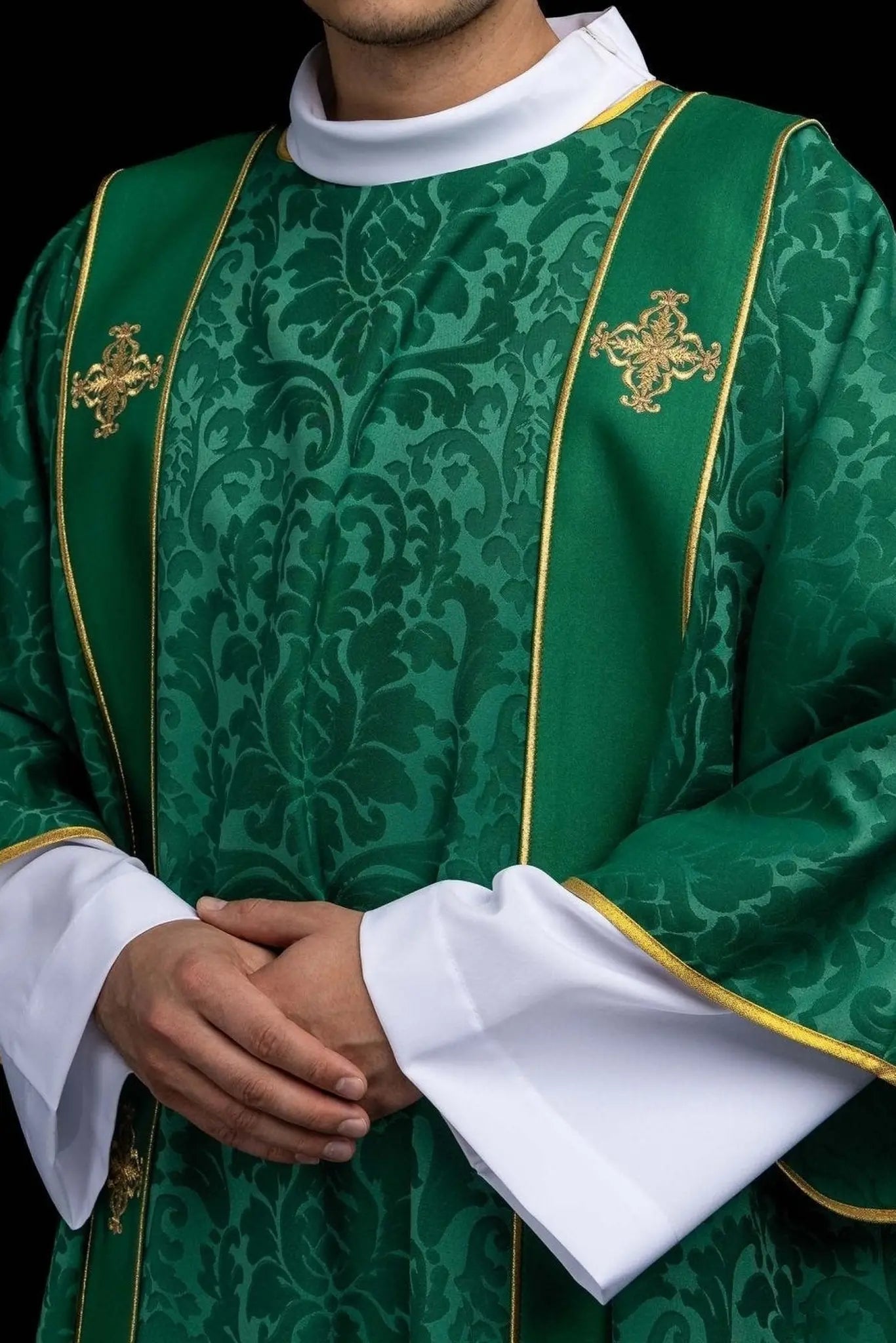 Zielona Dalmatyka Żakardowa ze Złotym Haftem Krzyża