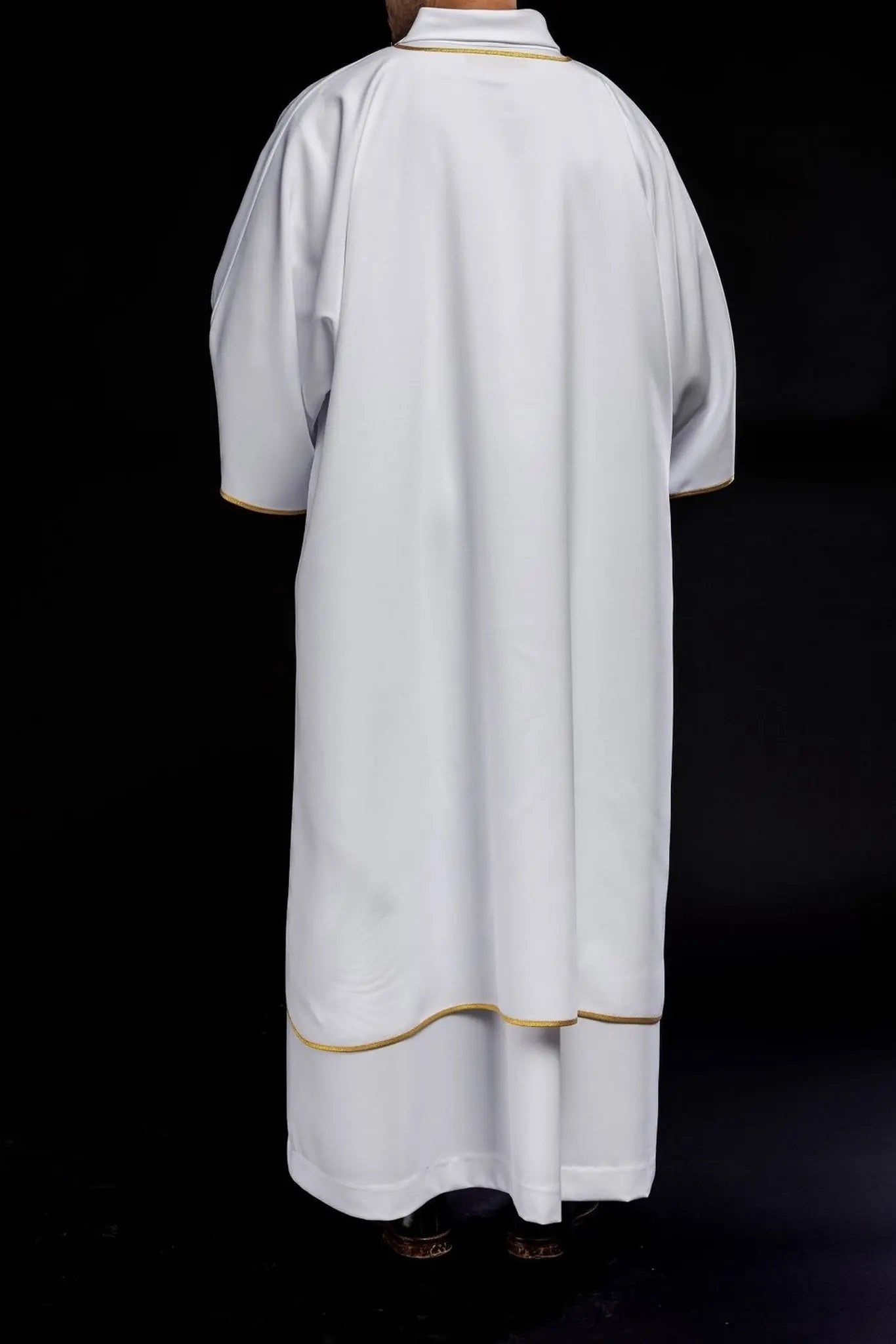 Embroidered plain dalmatics with gold trim white