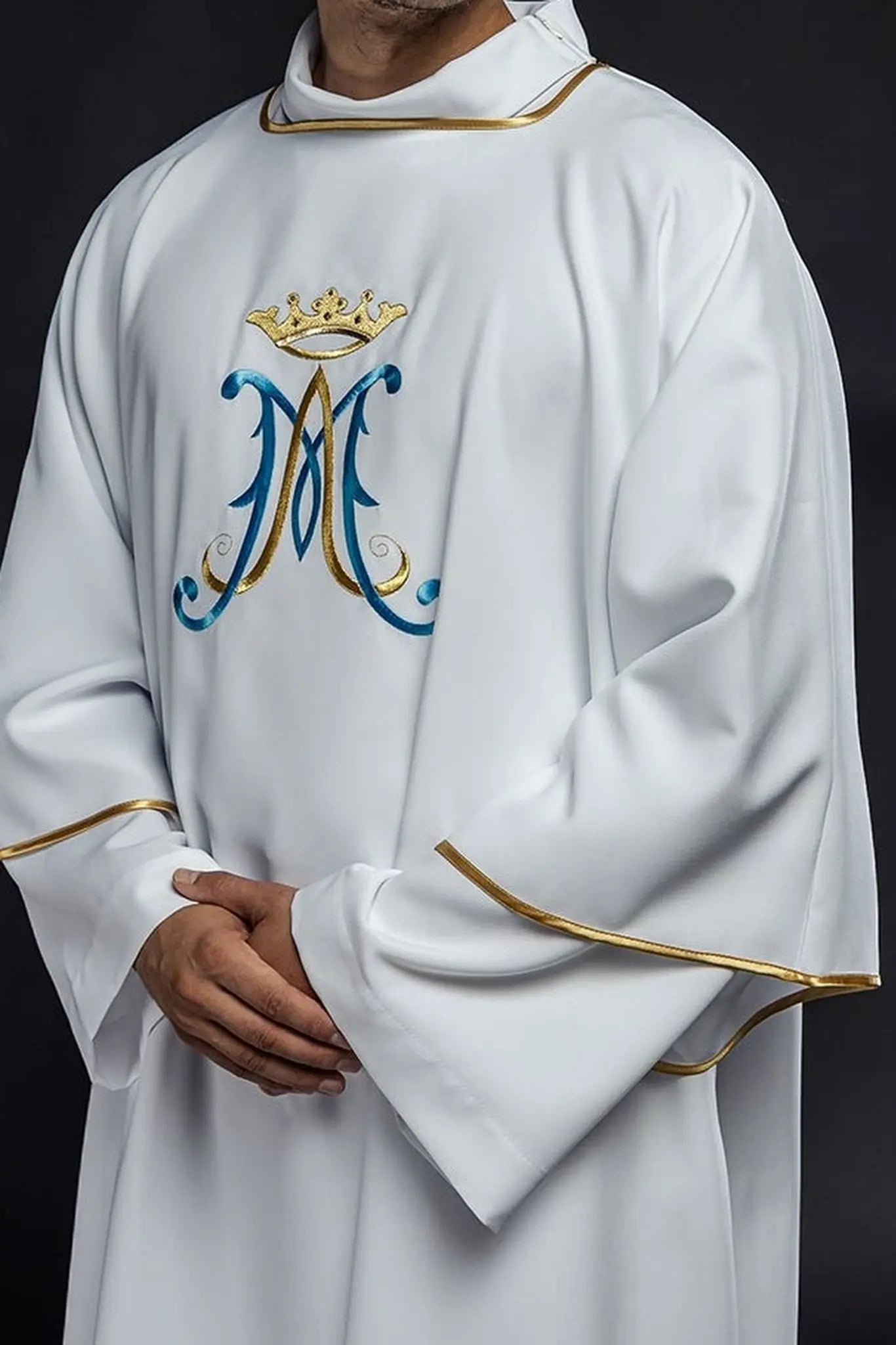 Dalmatics with Marian embroidery