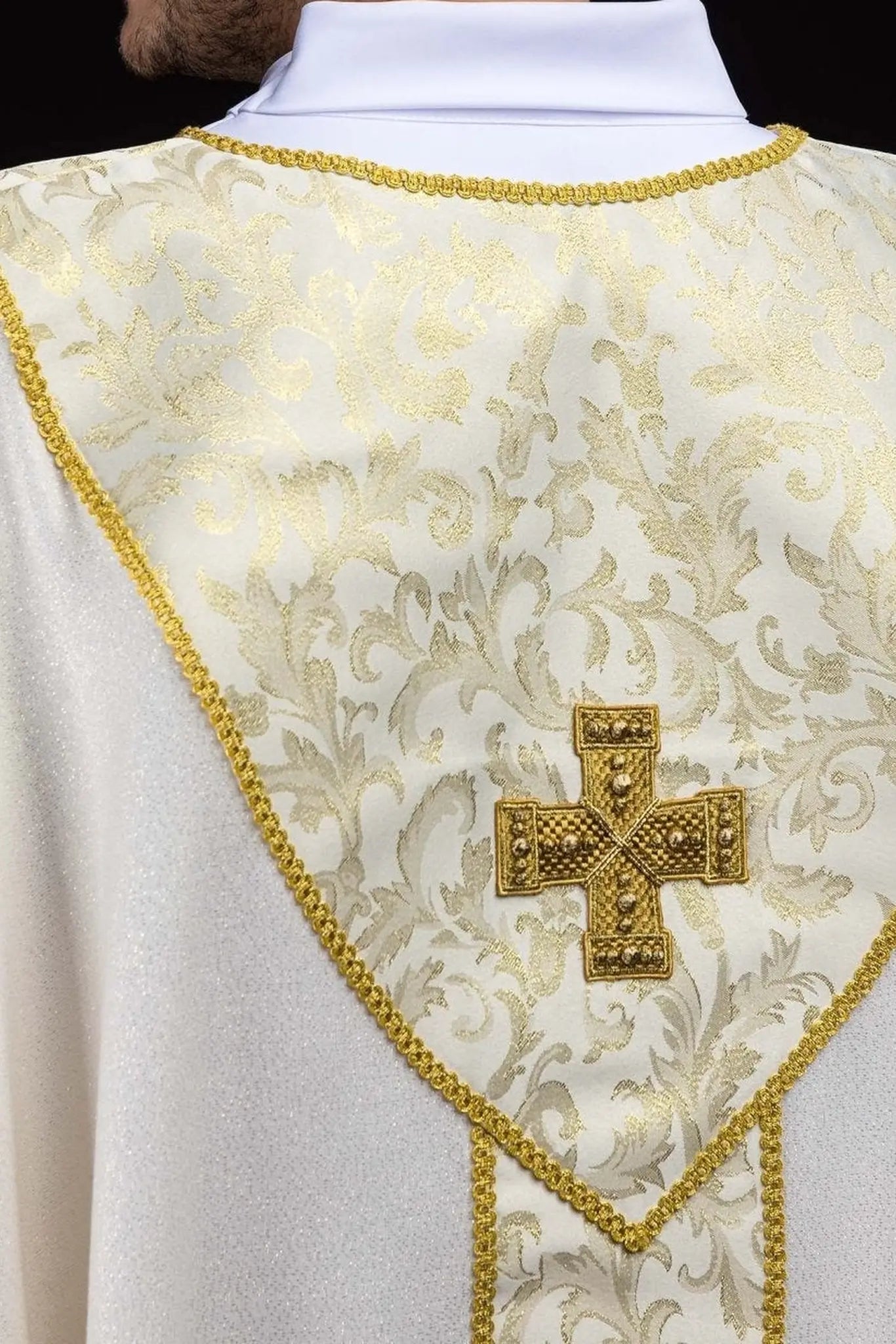 Ecru chasuble with gold cross and jacquard fabric decoration