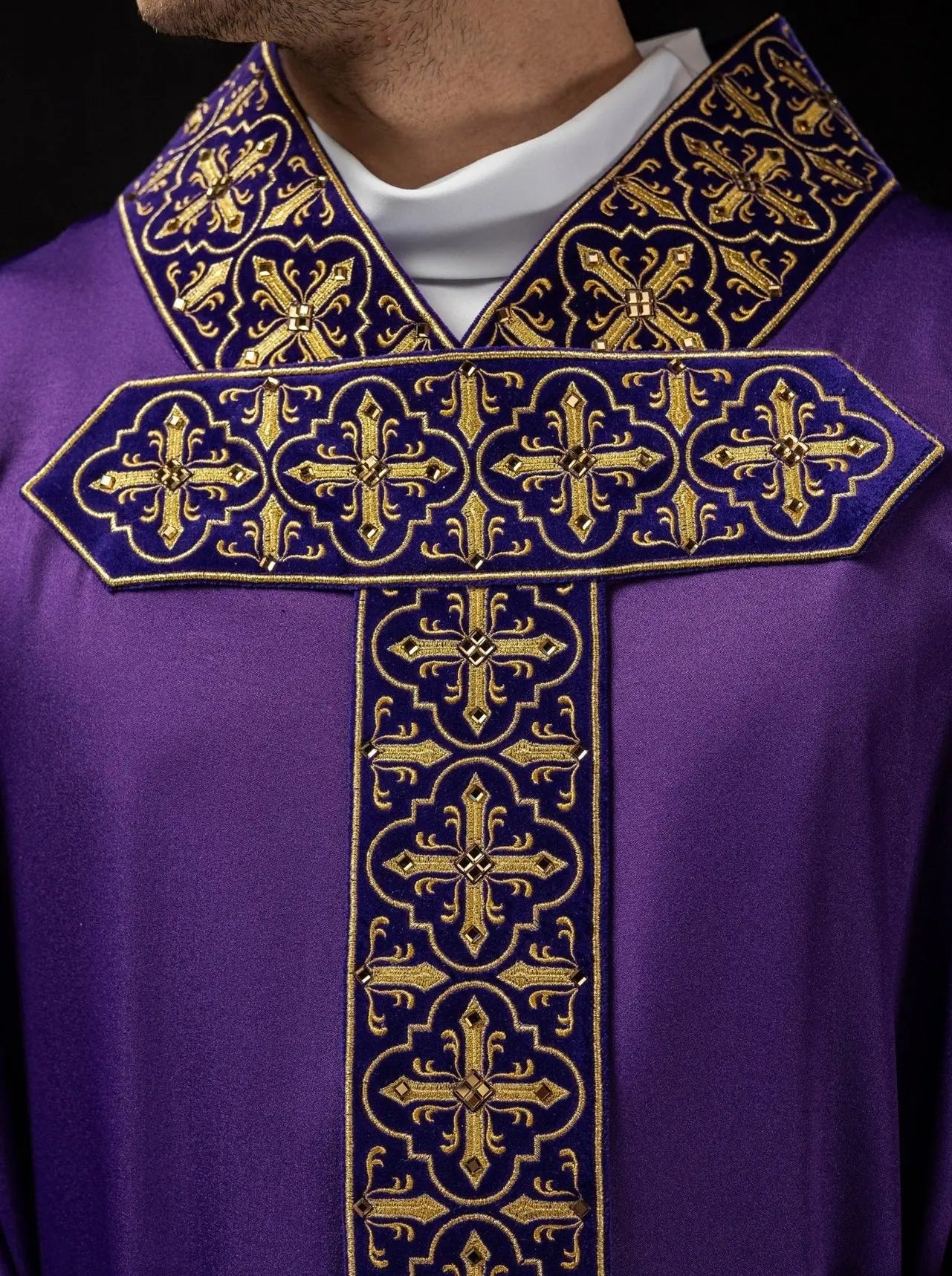 Purple chasuble decorated with five hundred decorative stones