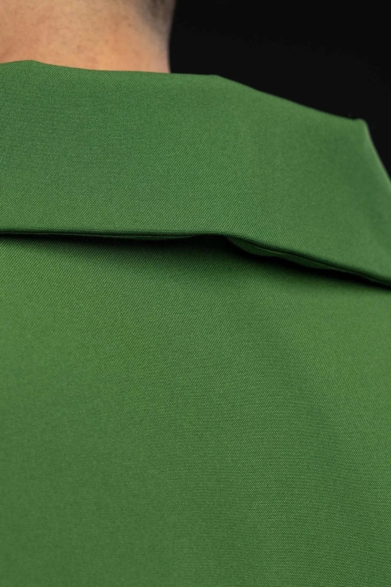 Green Embroidered Chasuble with Ornamental Cross and Wide Collar - HAFTINA ATELIER