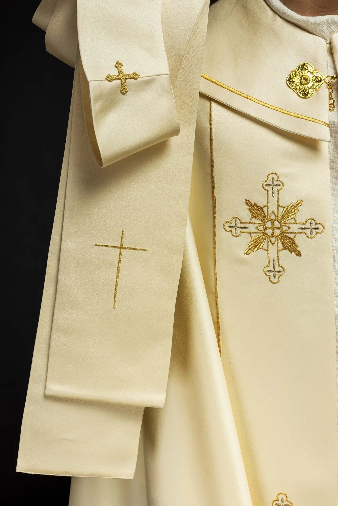 Eucharistic cape IHS monogram