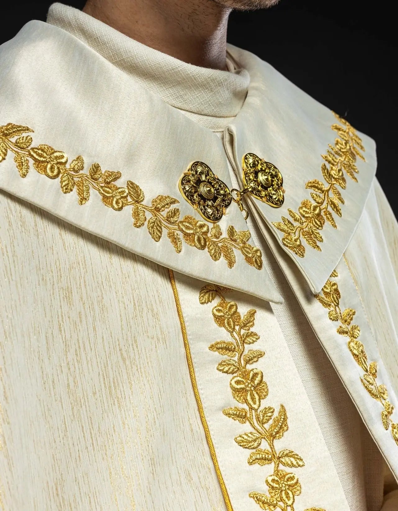 Embroidered Marian Bedspread Ecru