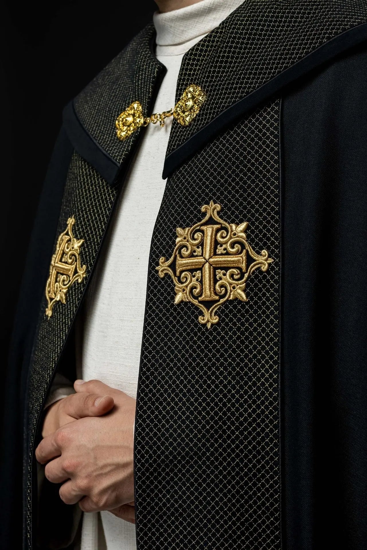 Liturgical cape with black velvet belt and embroidery of crosses