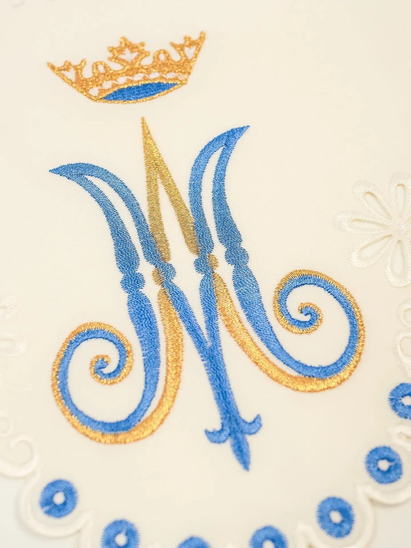 Metre with frontal embroidery with Marian motif