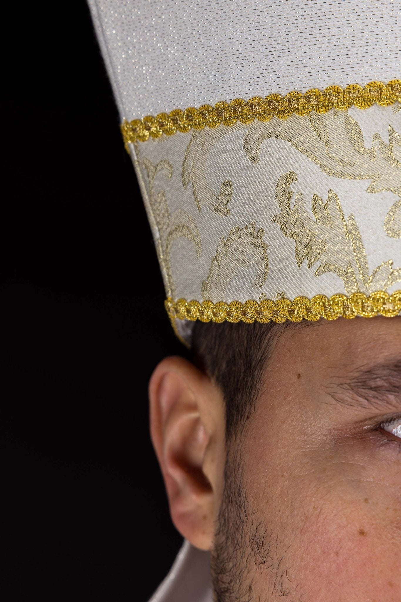 Ecru mitre with embroidered cross and decorative jacquard fabric