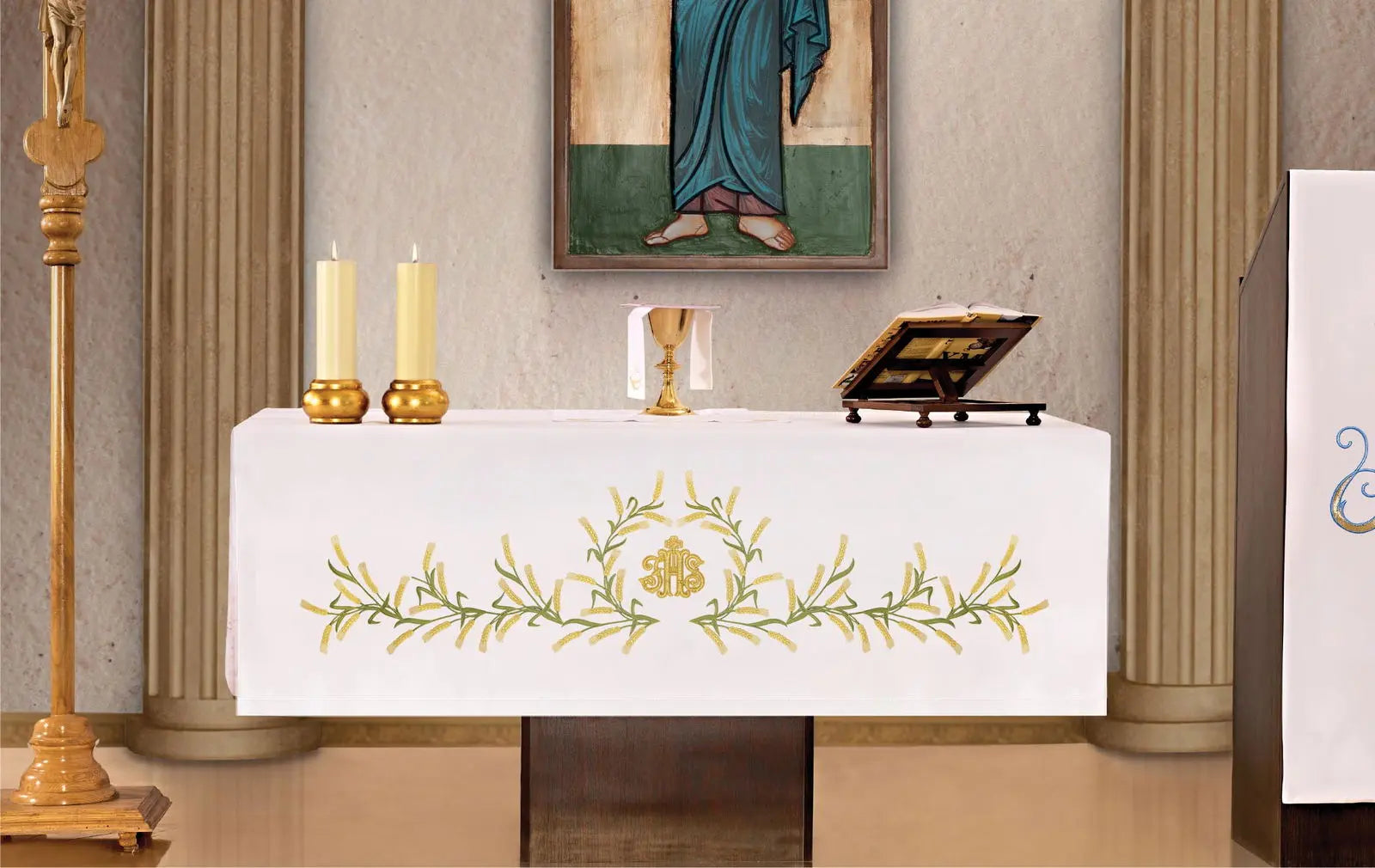 Altar cloth with frontal embroidery with ear motif